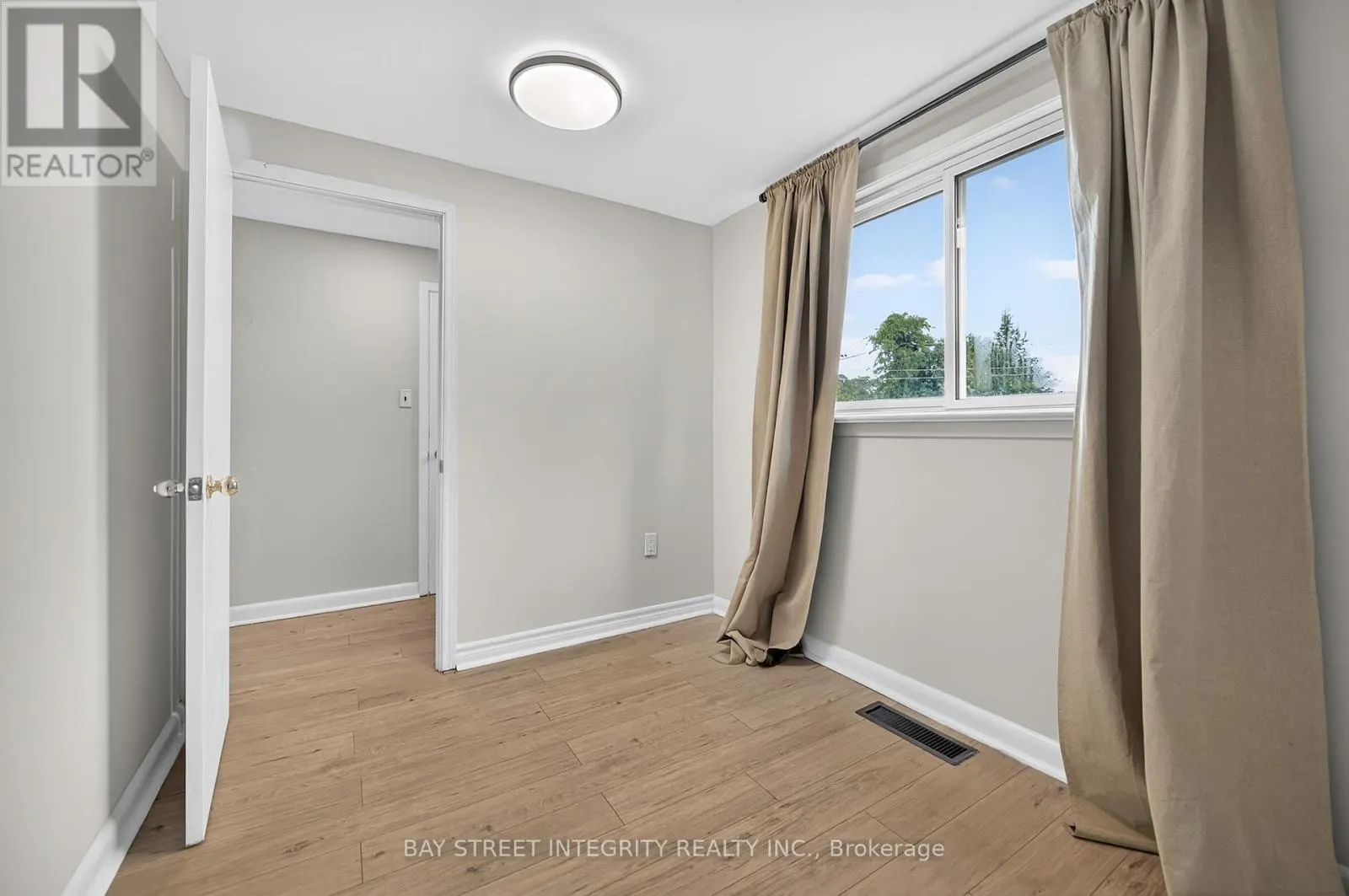 44 BOWERBANK DRIVE