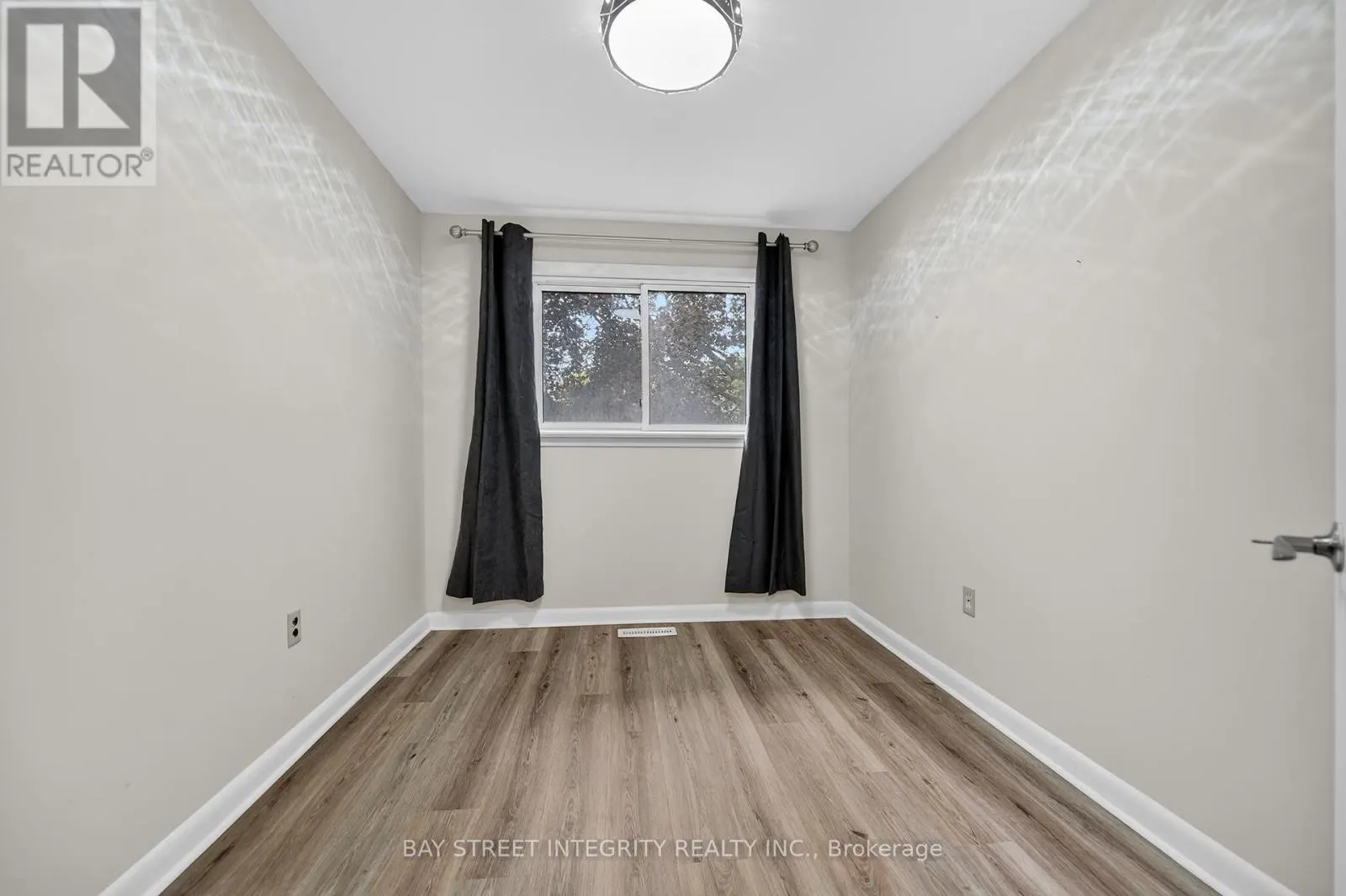 44 BOWERBANK DRIVE