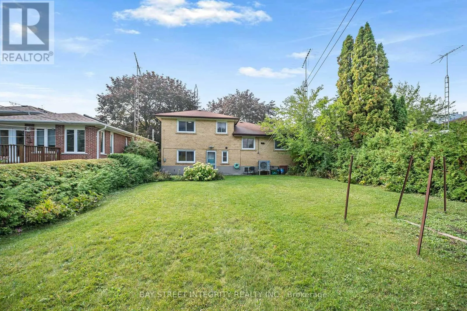 44 BOWERBANK DRIVE
