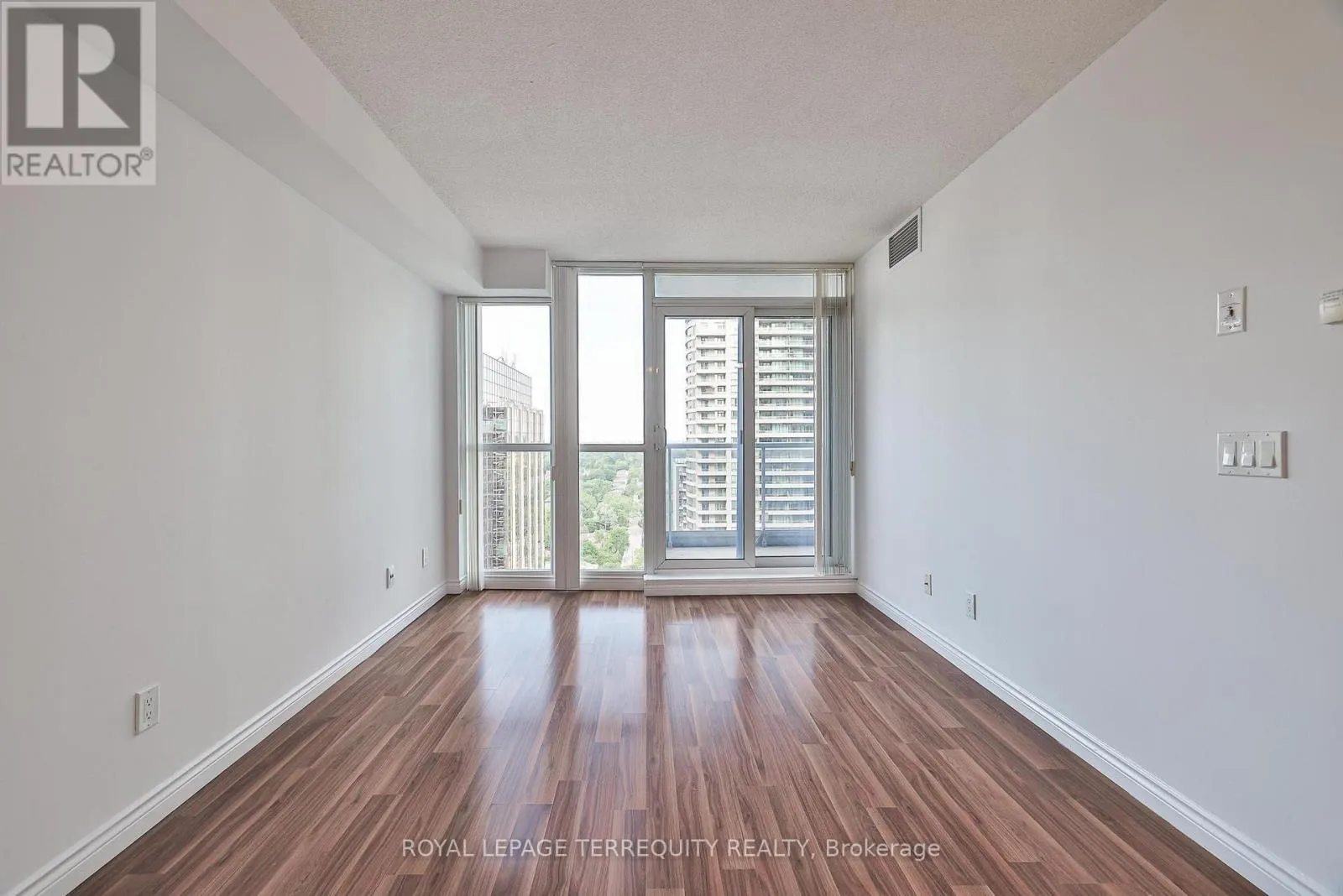 2706 - 4968 YONGE STREET