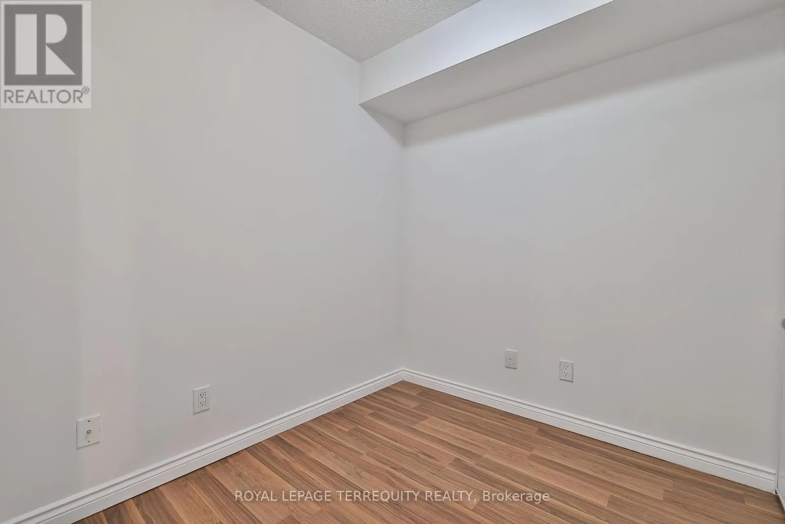 2706 - 4968 YONGE STREET