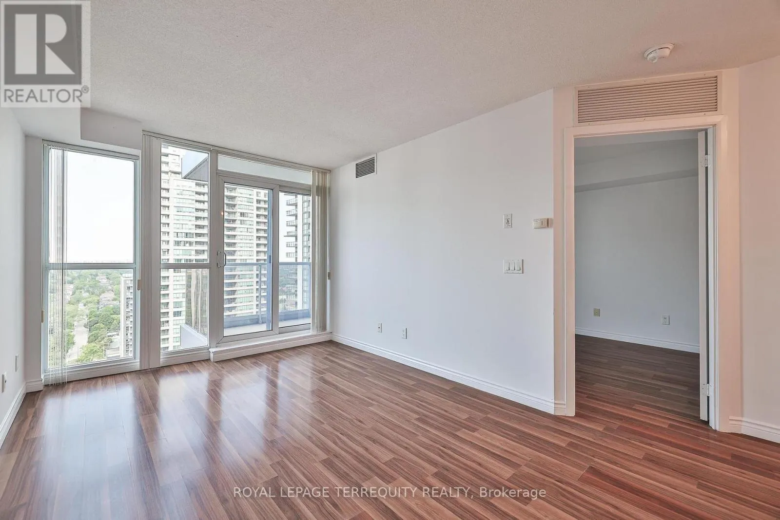 2706 - 4968 YONGE STREET