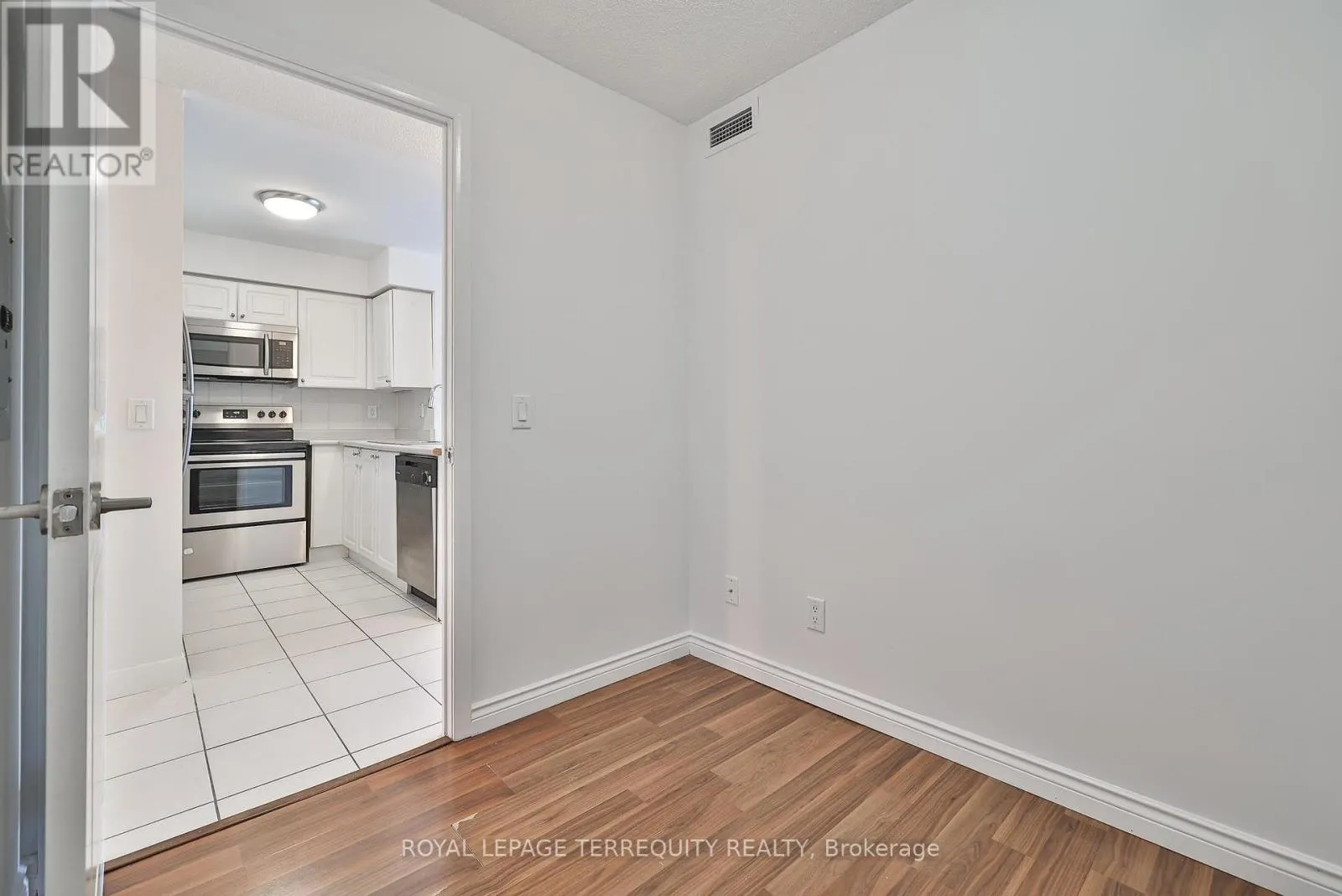 2706 - 4968 YONGE STREET