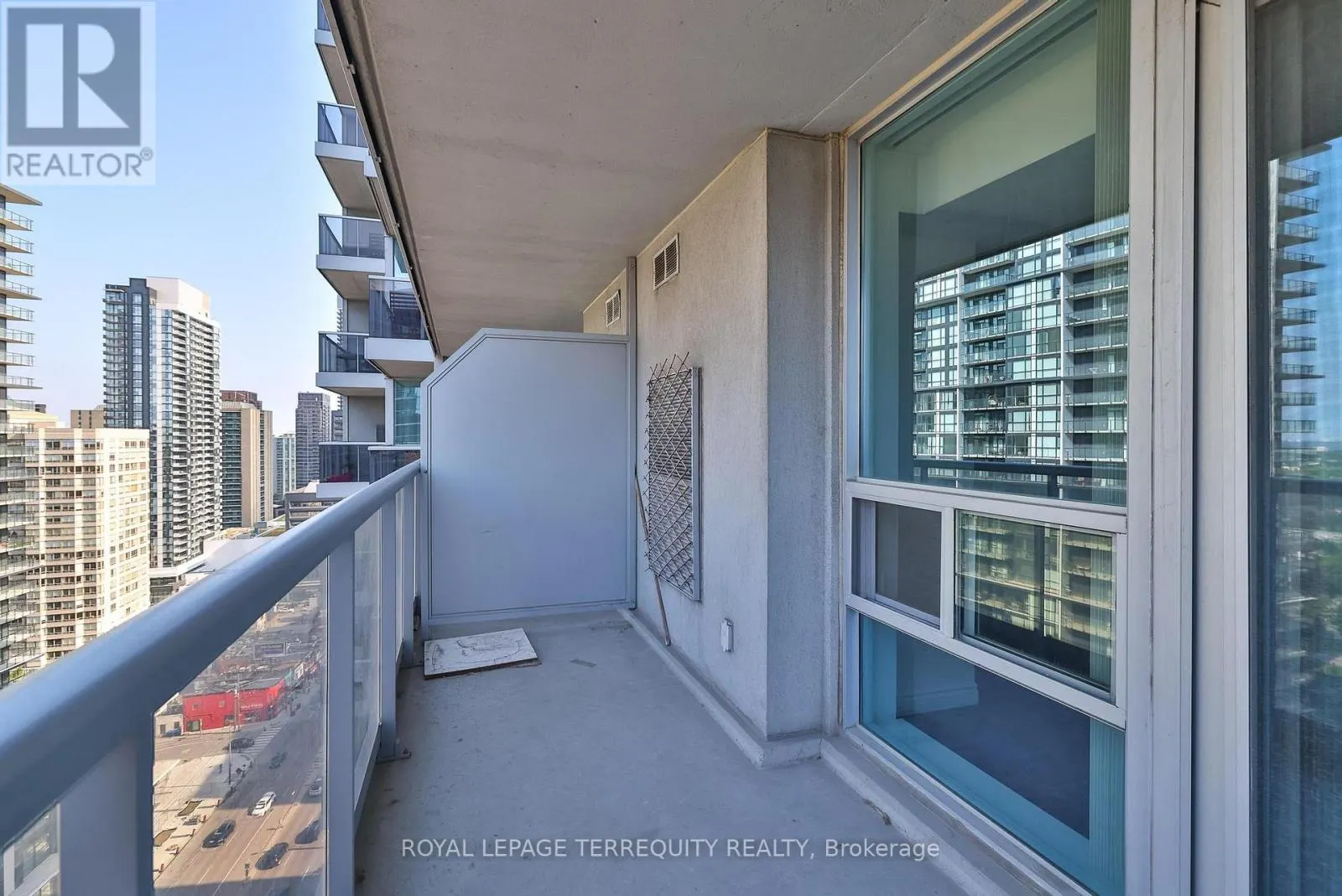 2706 - 4968 YONGE STREET