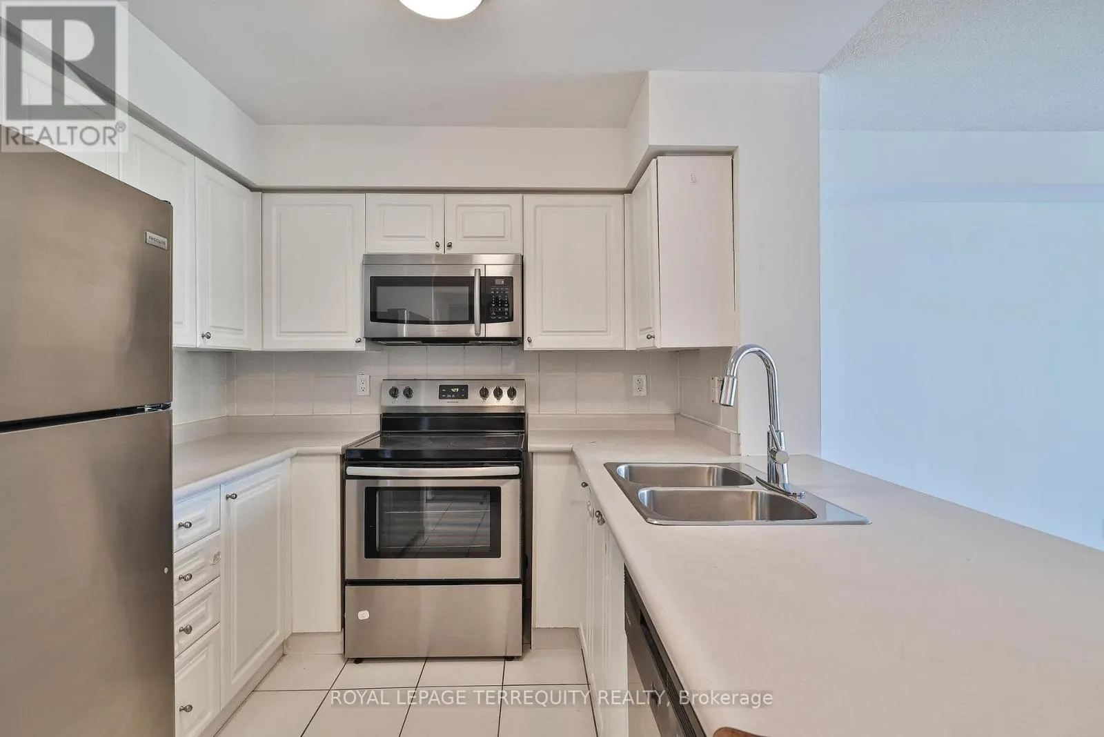 2706 - 4968 YONGE STREET