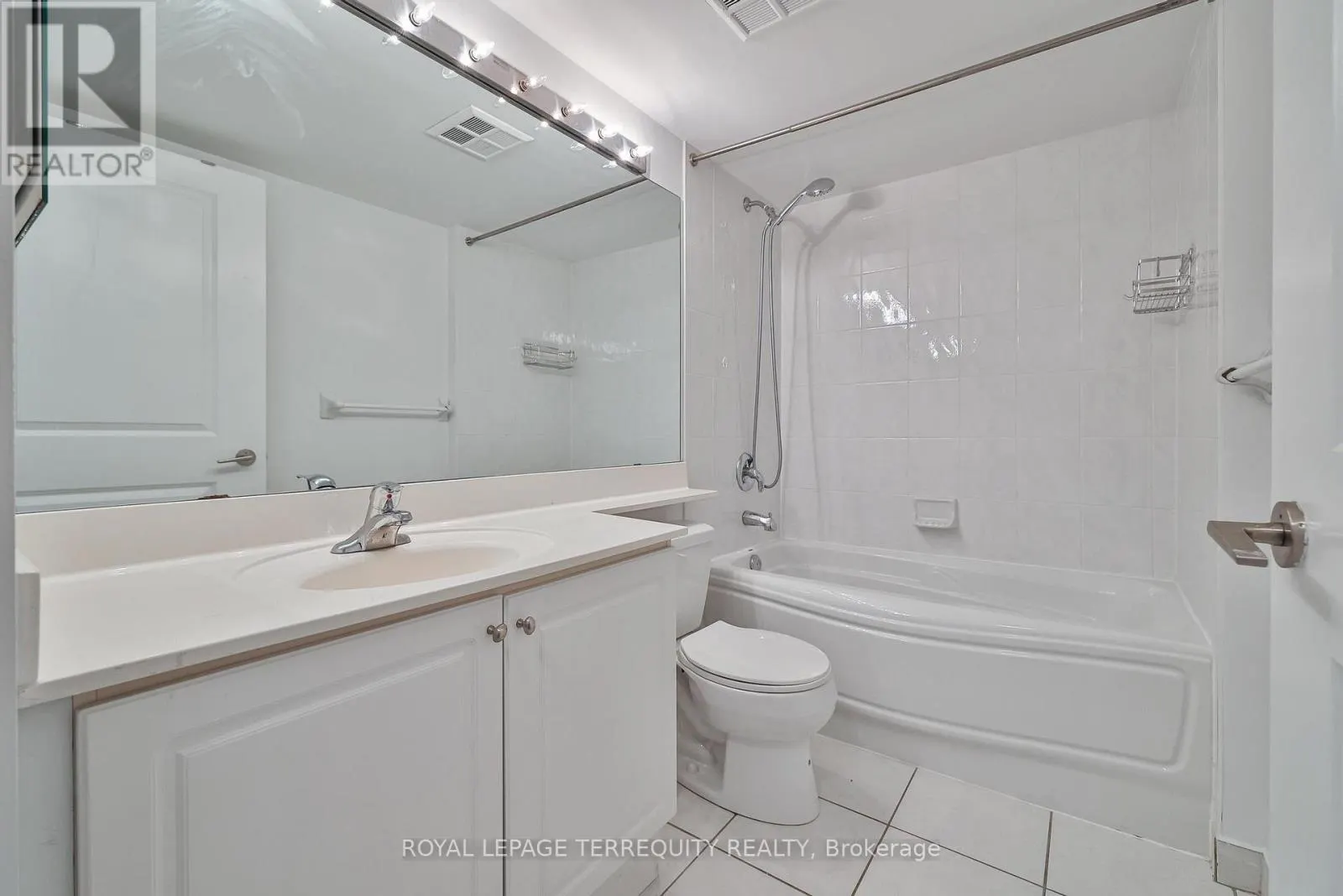 2706 - 4968 YONGE STREET