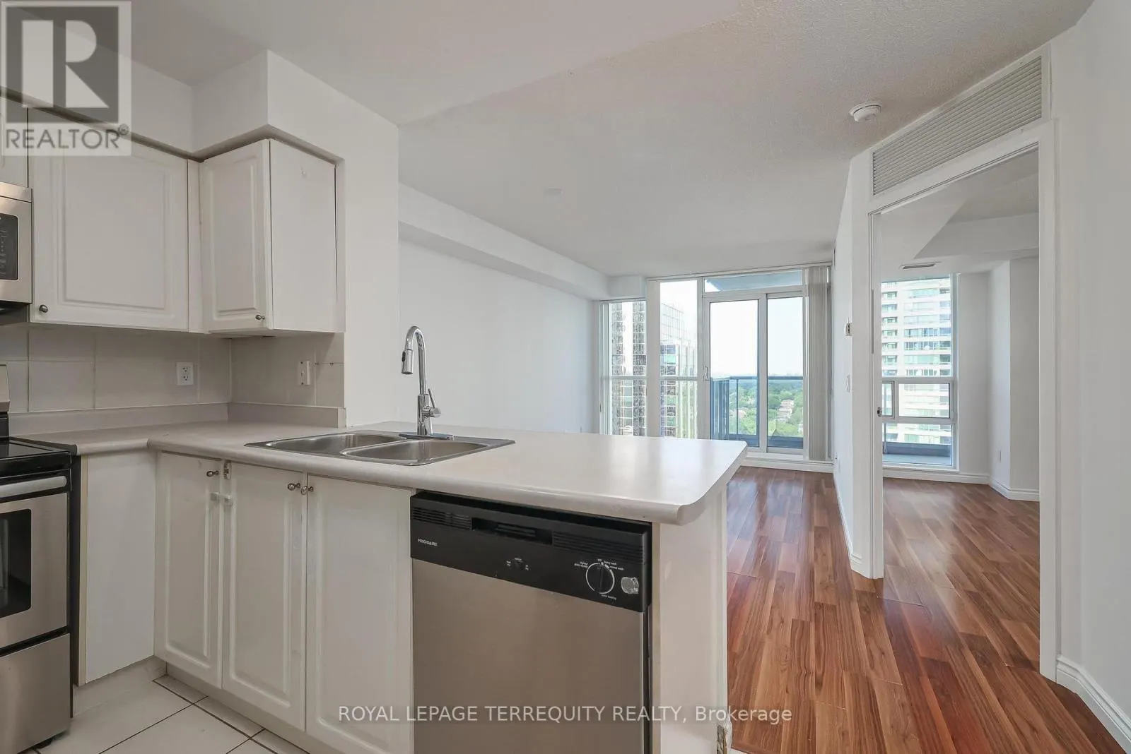 2706 - 4968 YONGE STREET