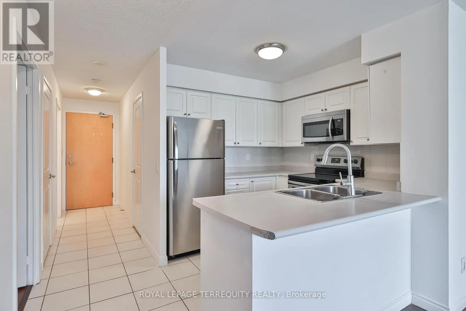 2706 - 4968 YONGE STREET
