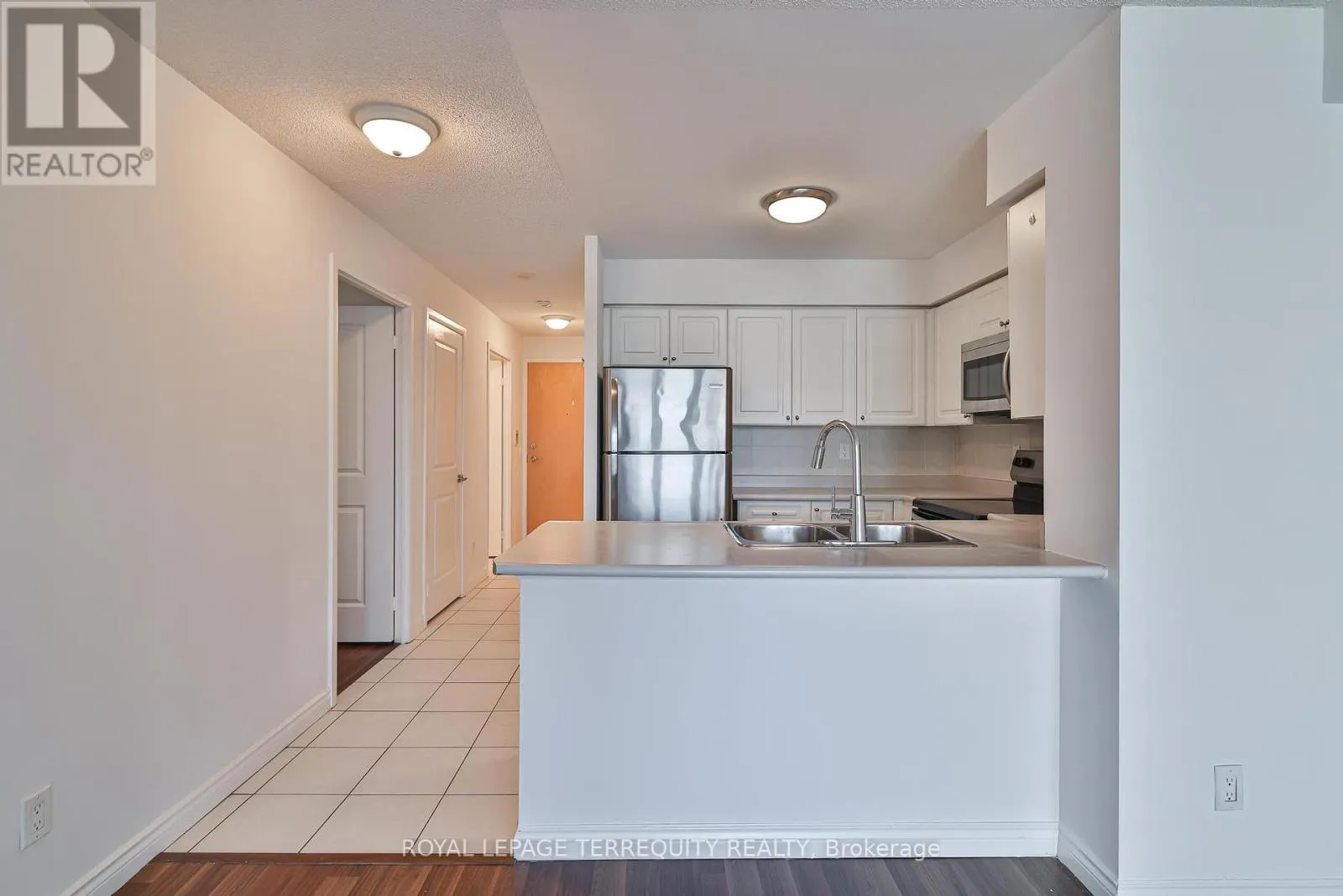 2706 - 4968 YONGE STREET