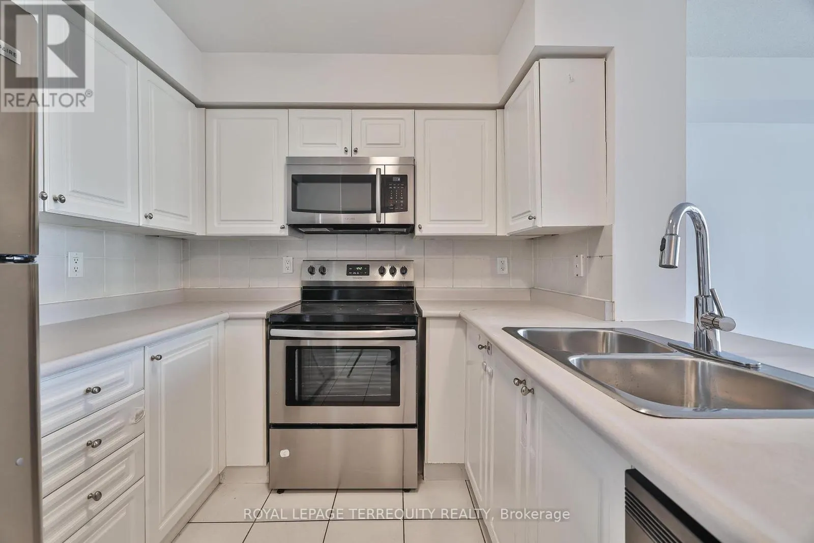 2706 - 4968 YONGE STREET
