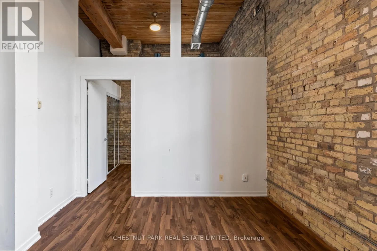 201 - 736 DUNDAS STREET E