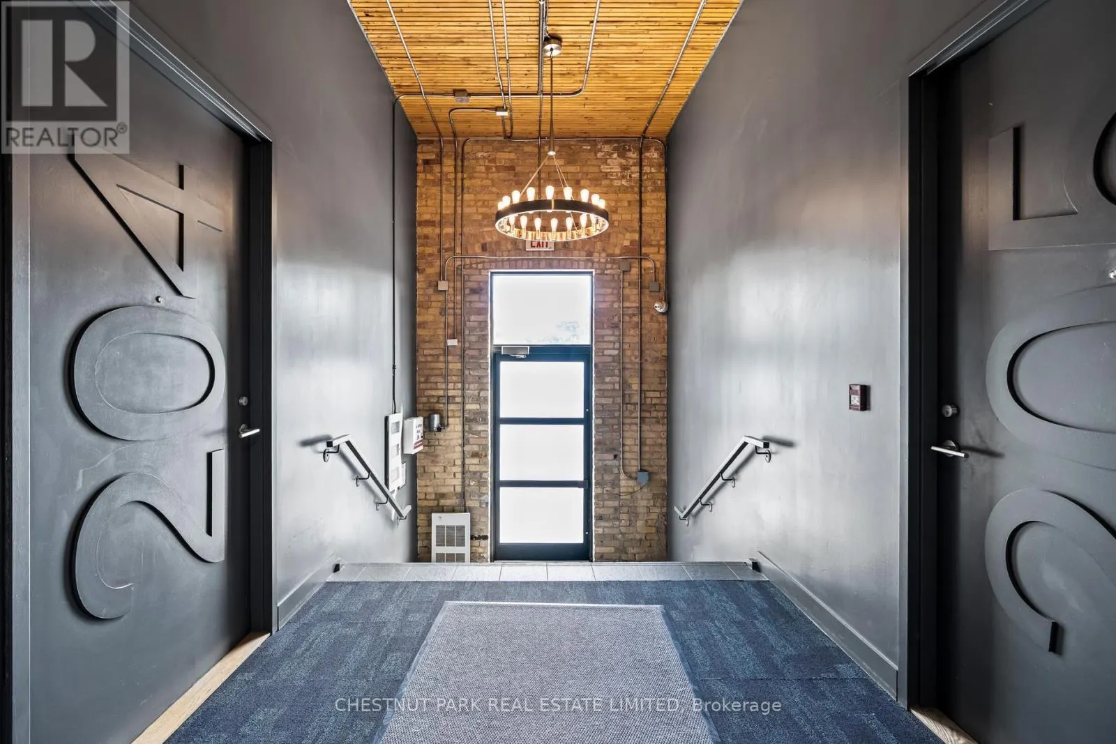 201 - 736 DUNDAS STREET E
