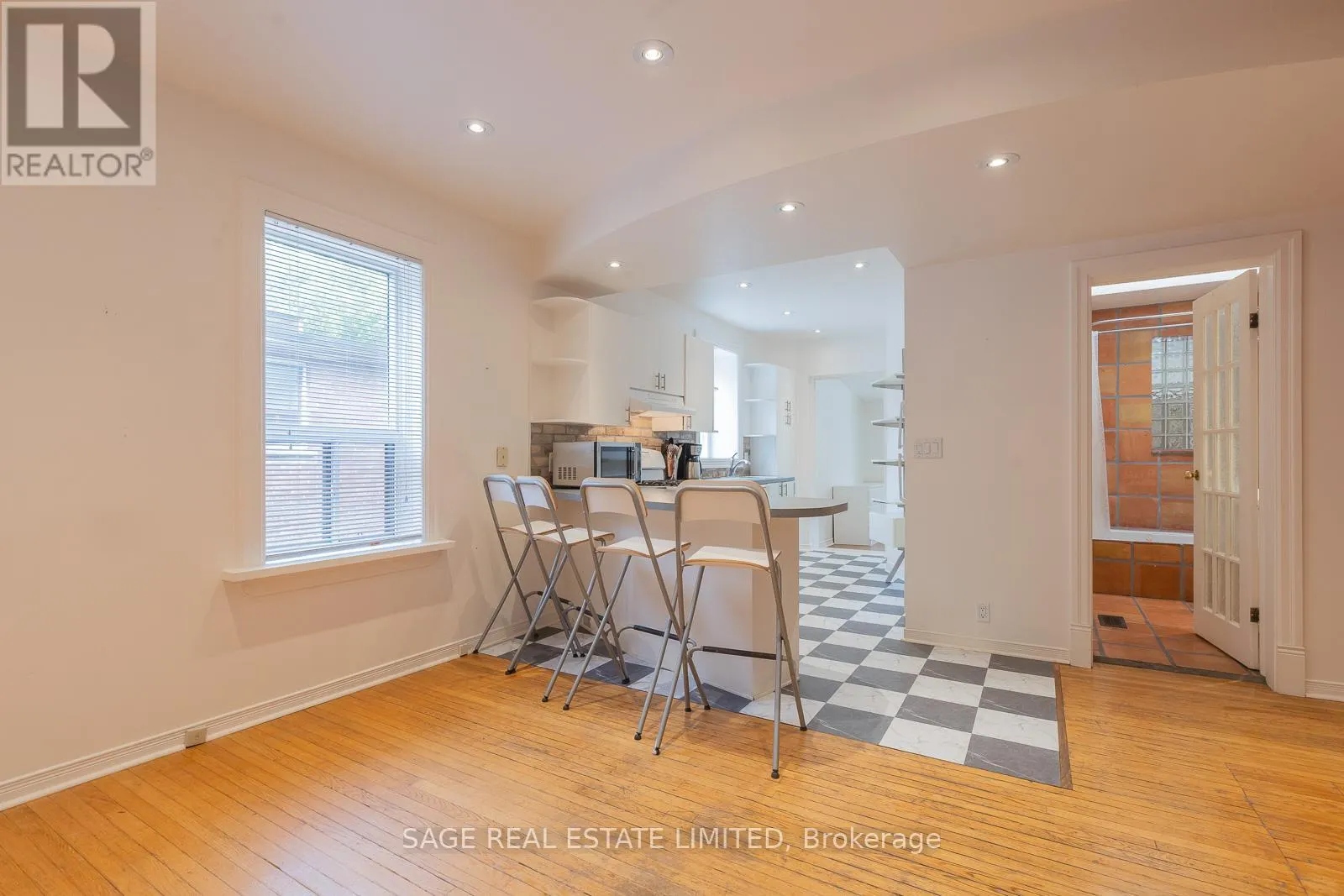 UPPER - 685 EUCLID AVENUE