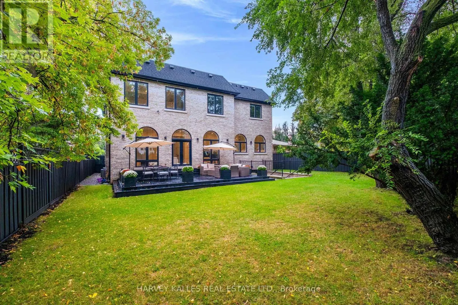 150 HOLCOLM ROAD