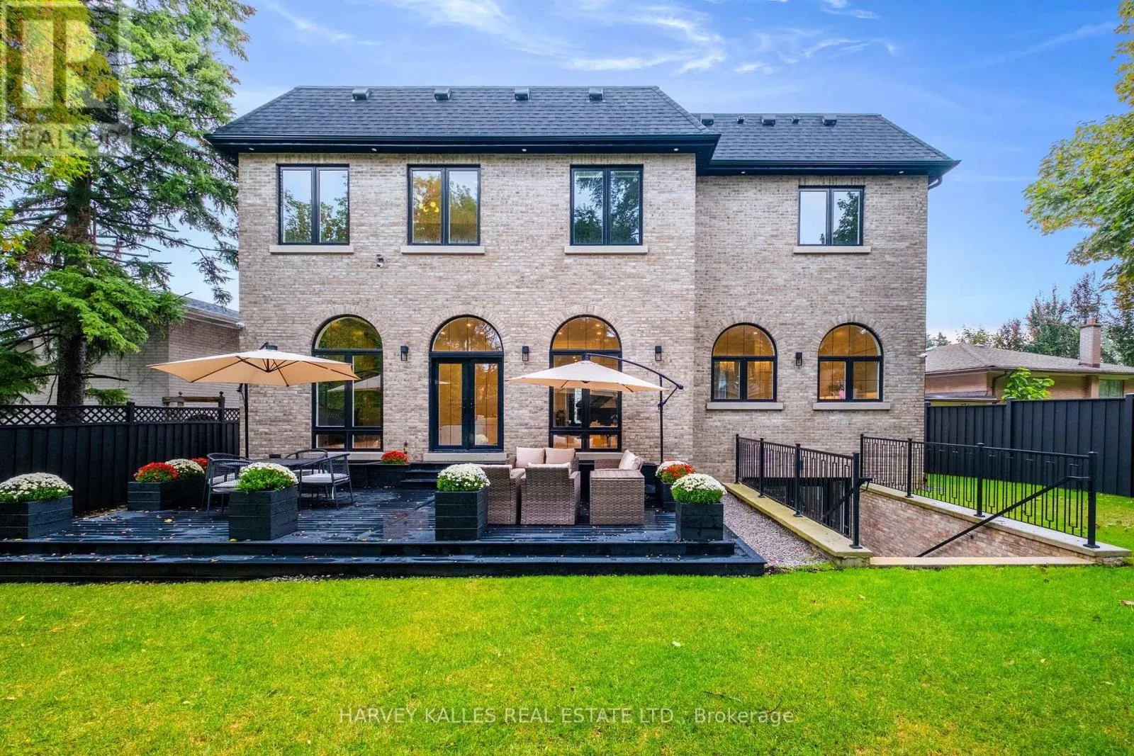 150 HOLCOLM ROAD