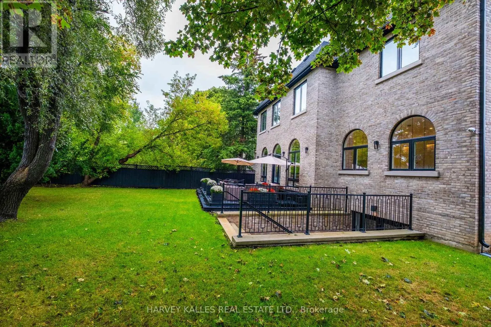 150 HOLCOLM ROAD
