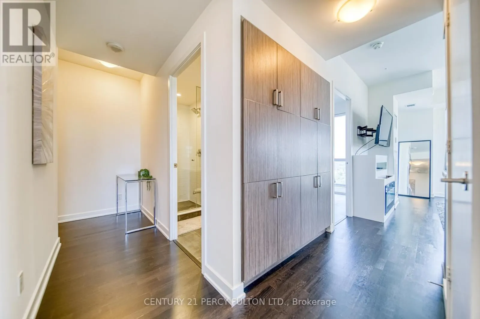 1211 - 501 ST. CLAIR AVENUE W