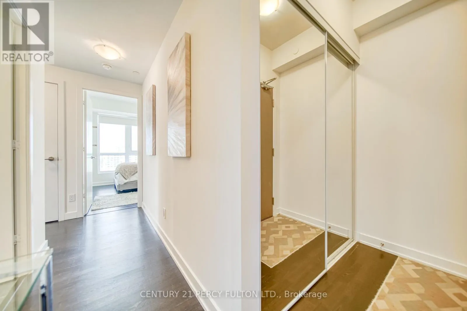 1211 - 501 ST. CLAIR AVENUE W