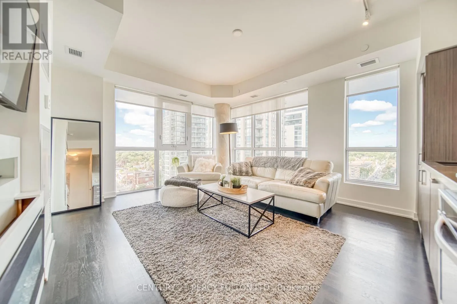 1211 - 501 ST. CLAIR AVENUE W