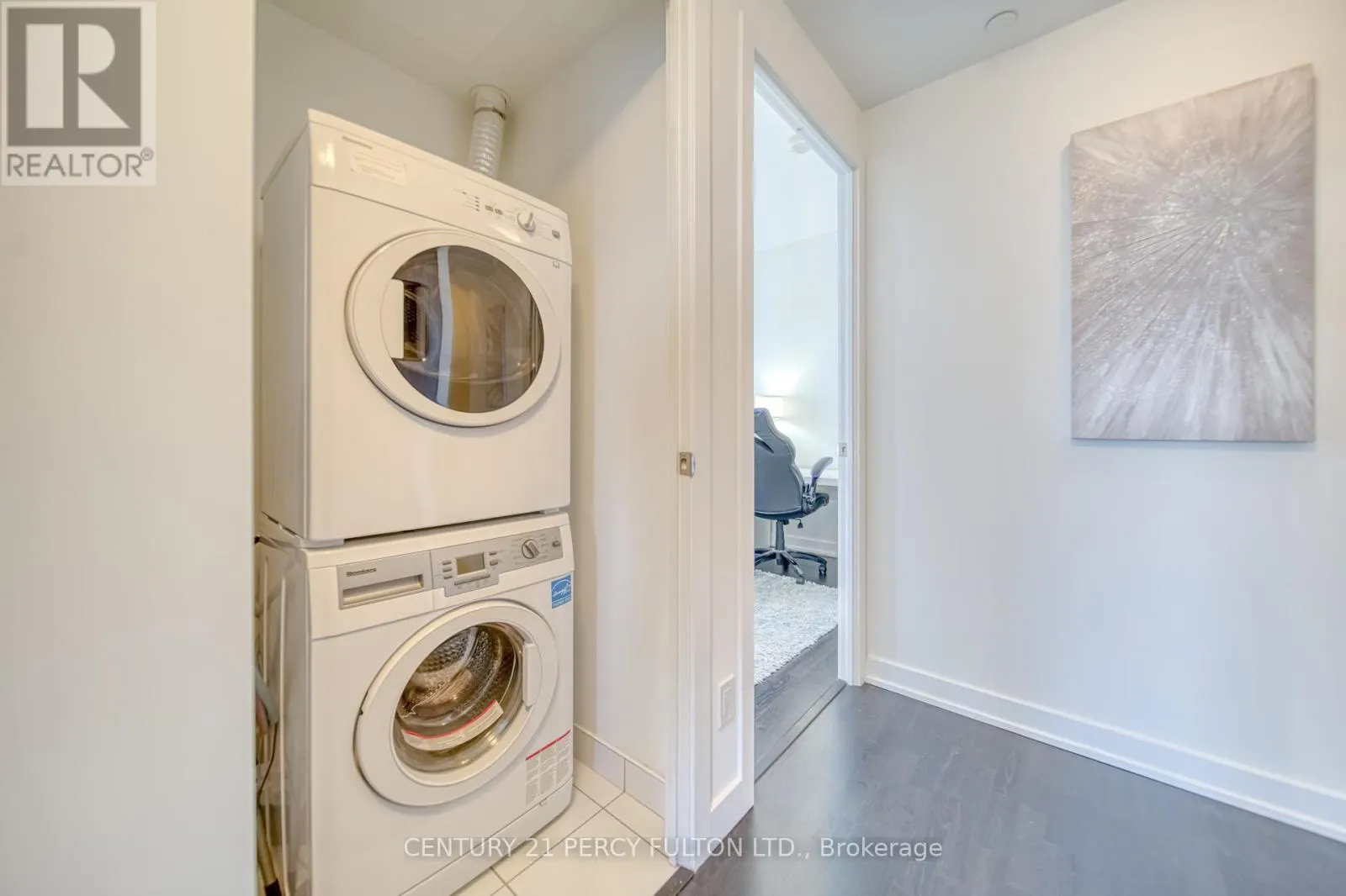 1211 - 501 ST. CLAIR AVENUE W