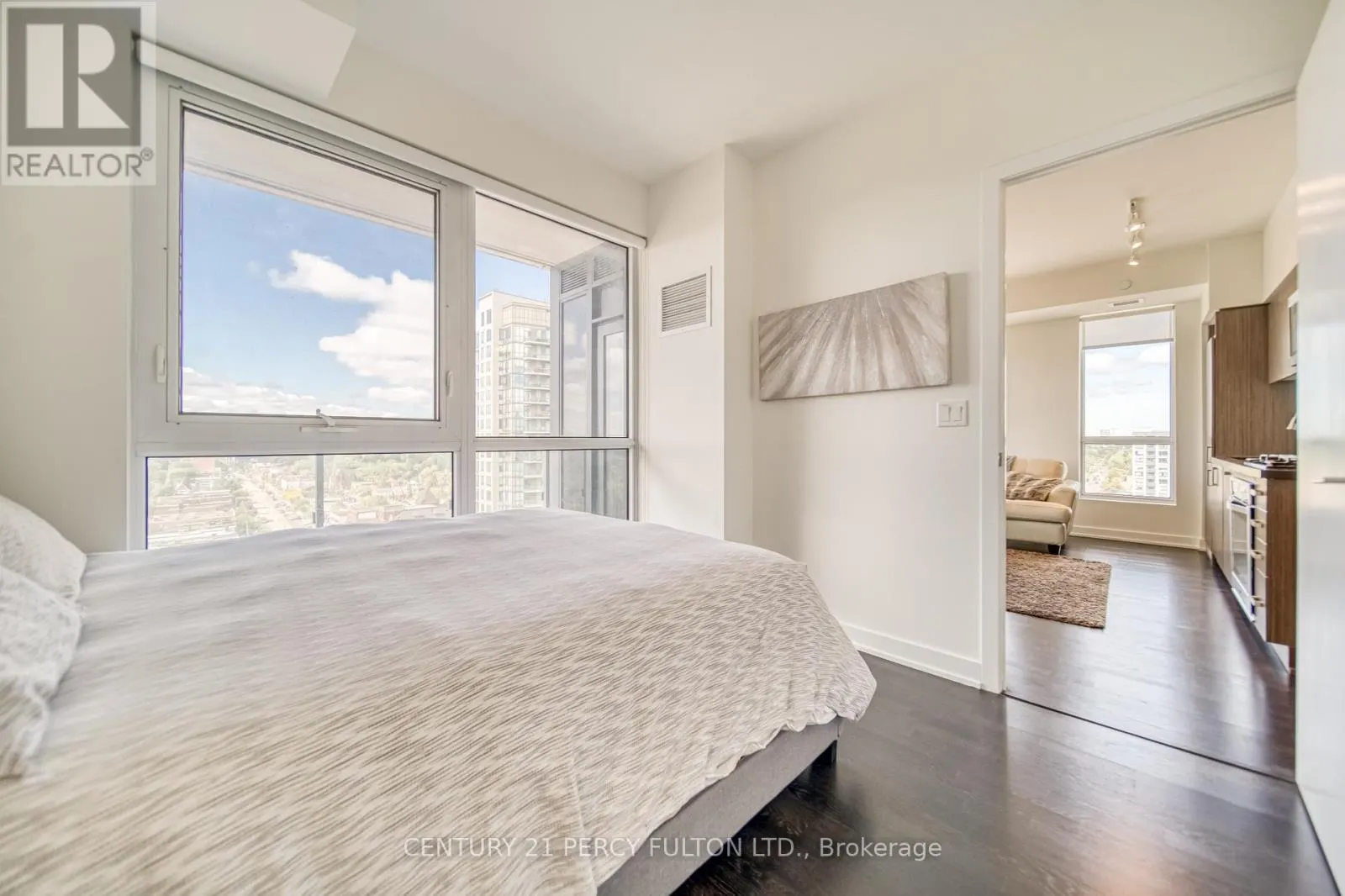 1211 - 501 ST. CLAIR AVENUE W