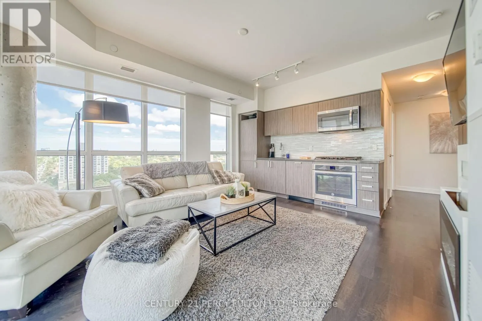 1211 - 501 ST. CLAIR AVENUE W