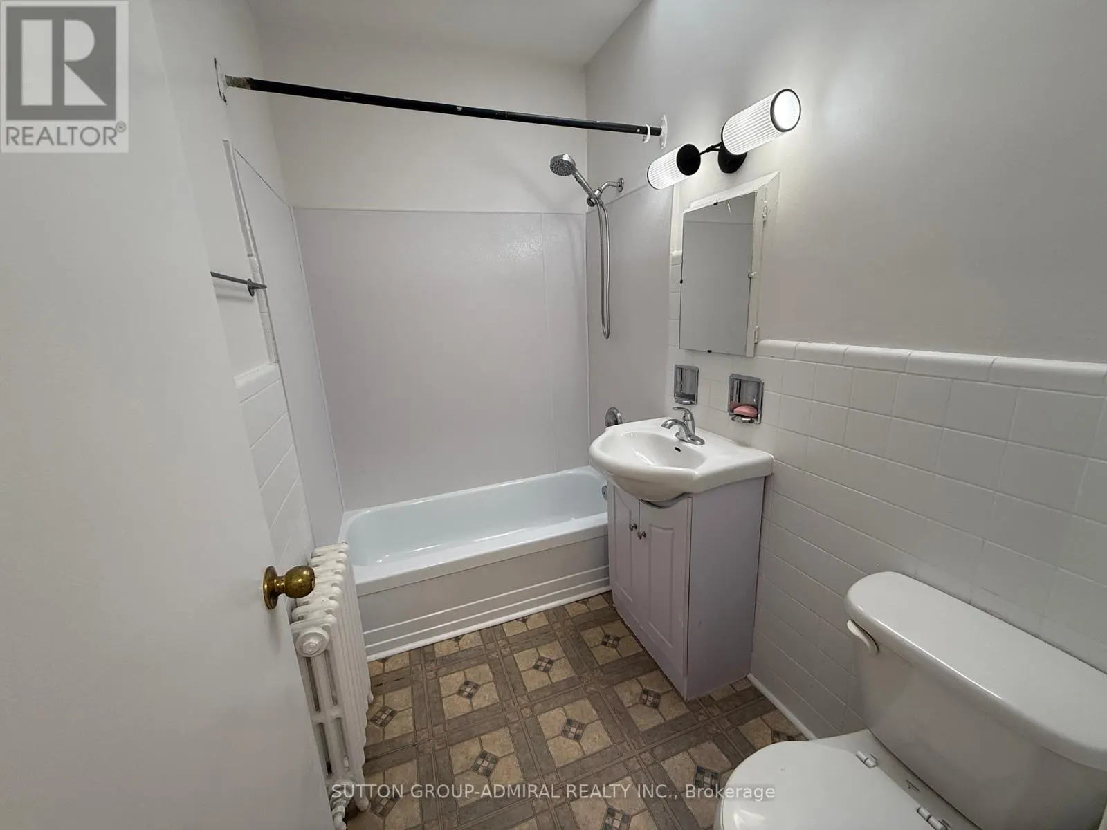 202 - 5175 YONGE STREET