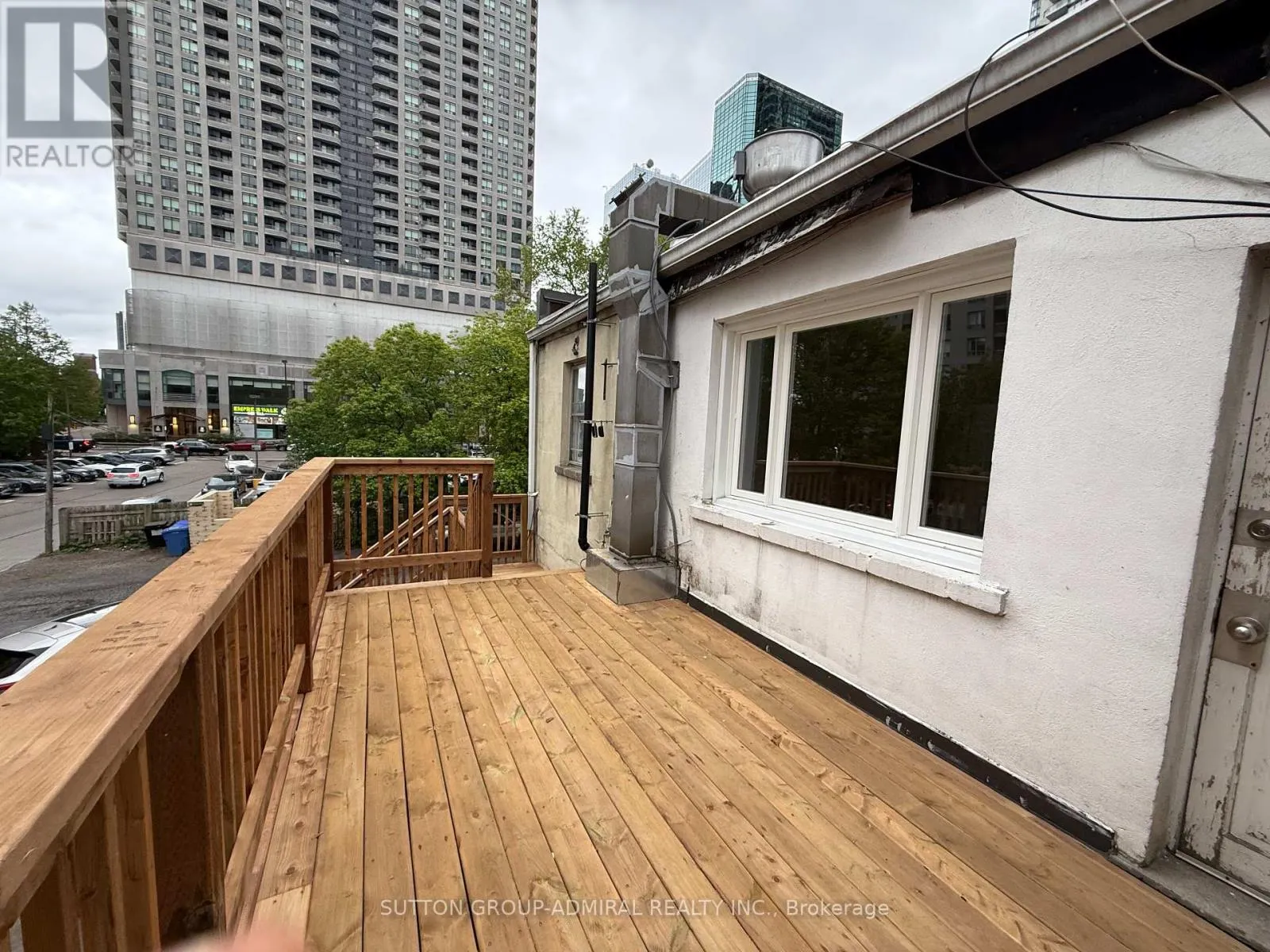 202 - 5175 YONGE STREET