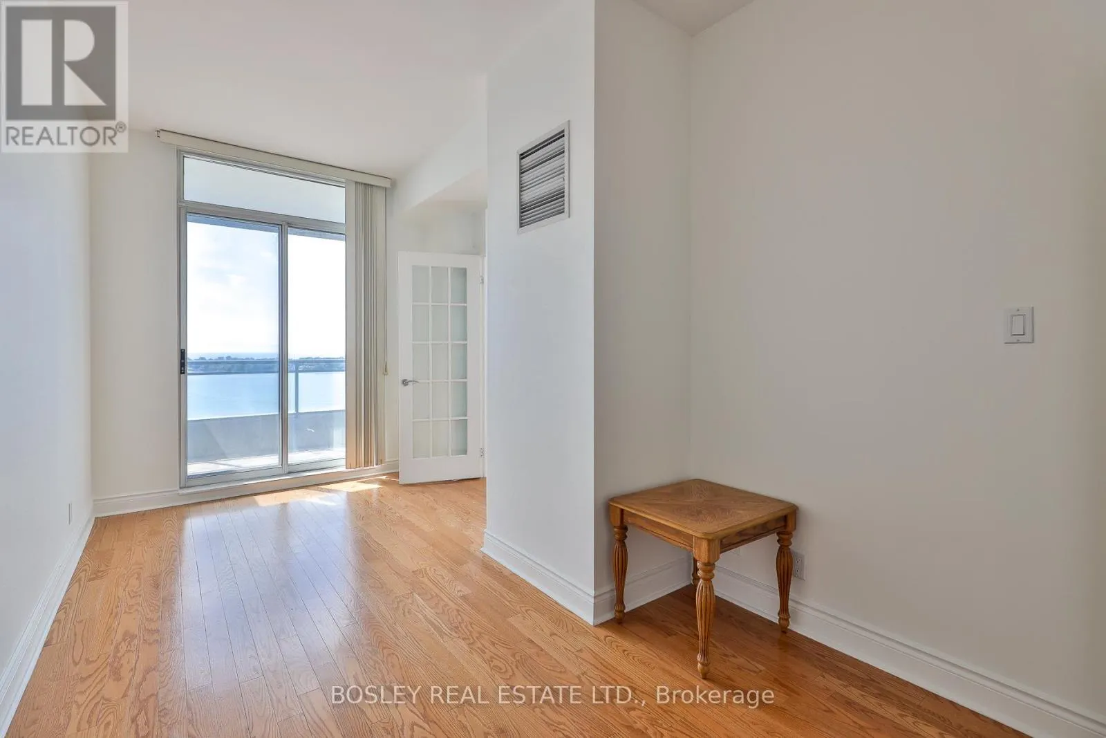 2508 - 228 QUEENS QUAY W