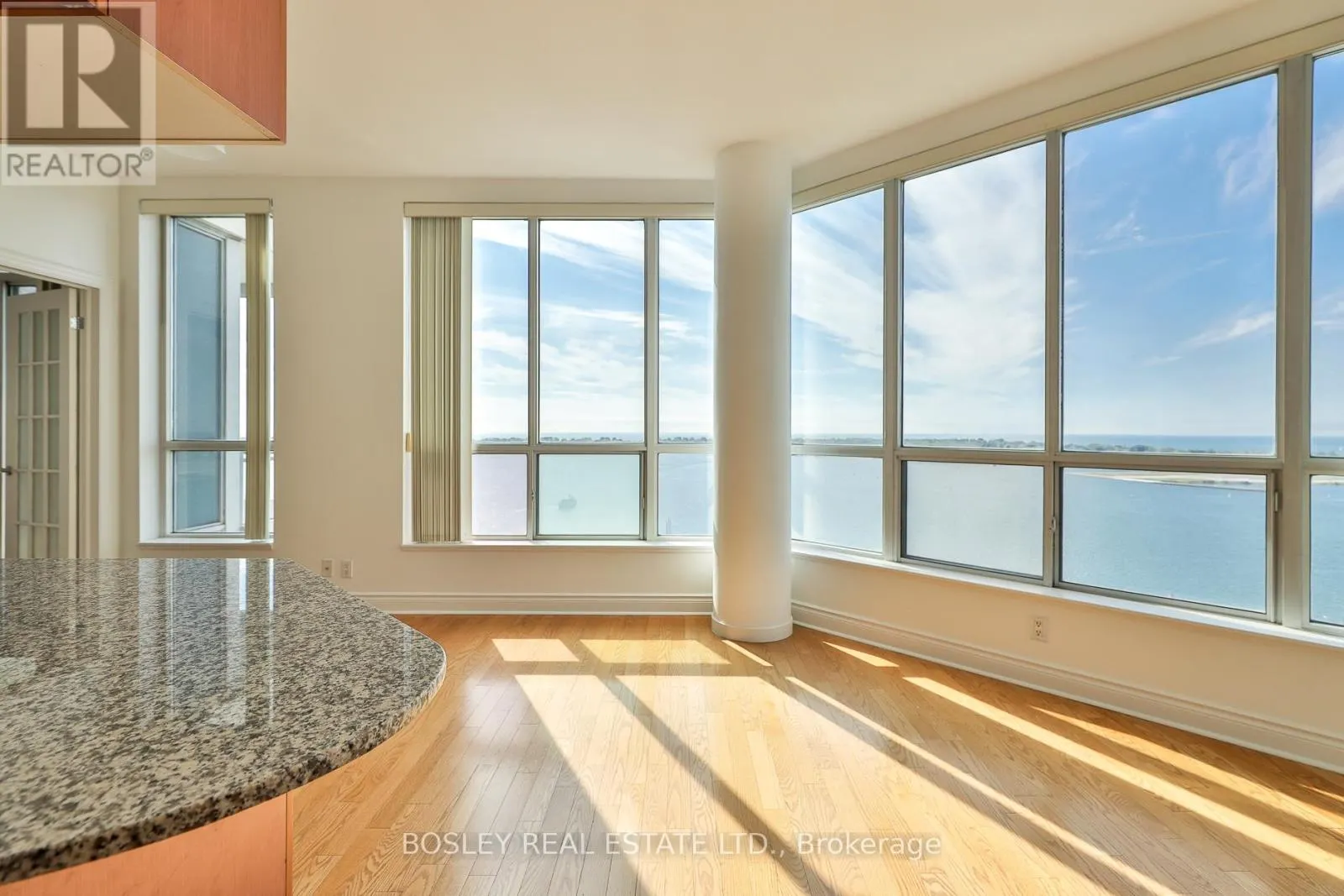 2508 - 228 QUEENS QUAY W