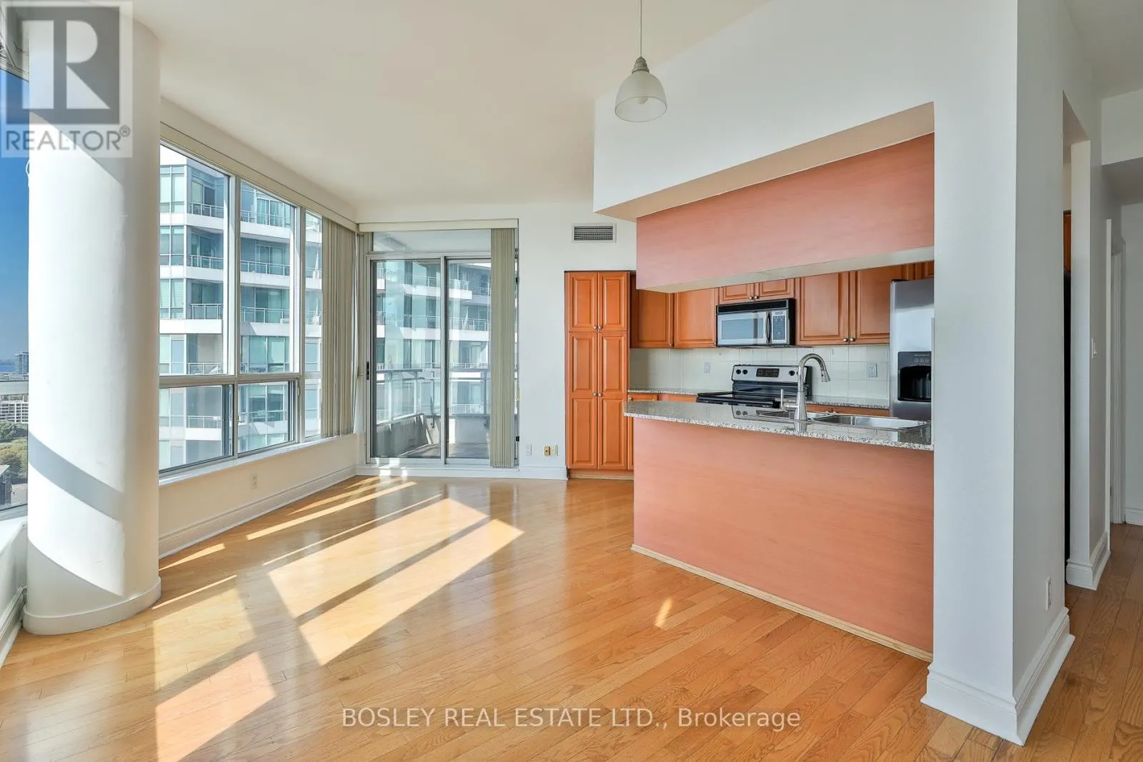 2508 - 228 QUEENS QUAY W