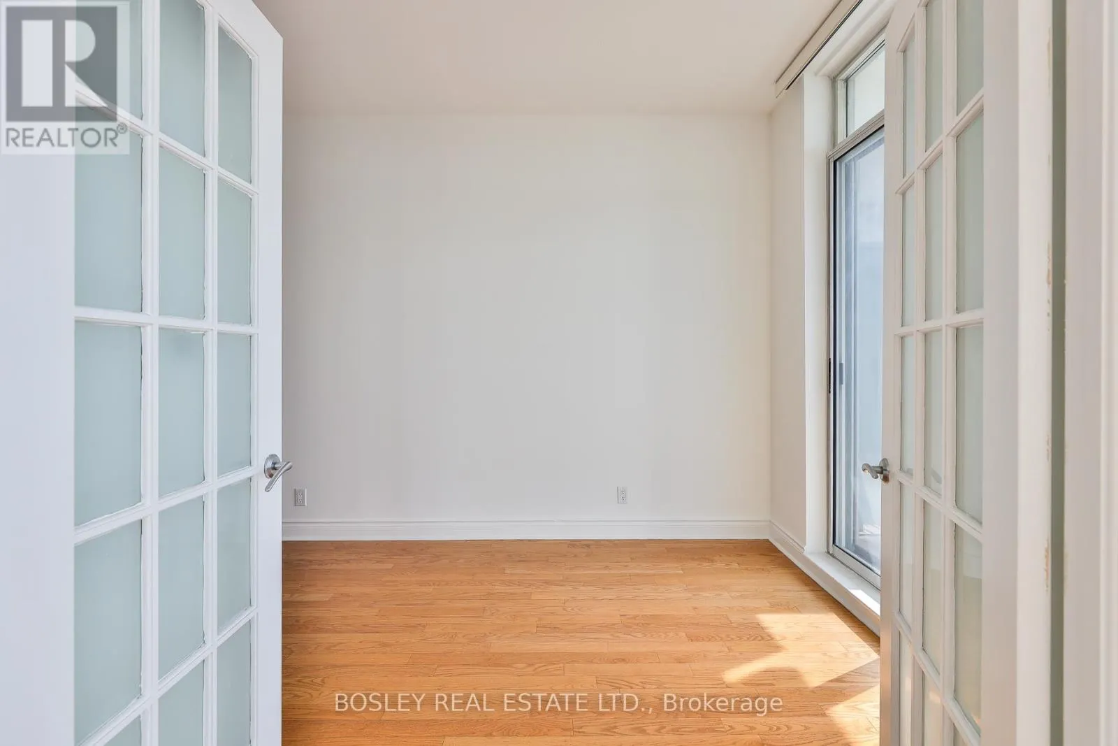 2508 - 228 QUEENS QUAY W