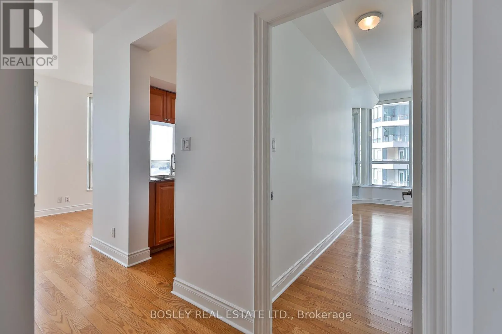 2508 - 228 QUEENS QUAY W