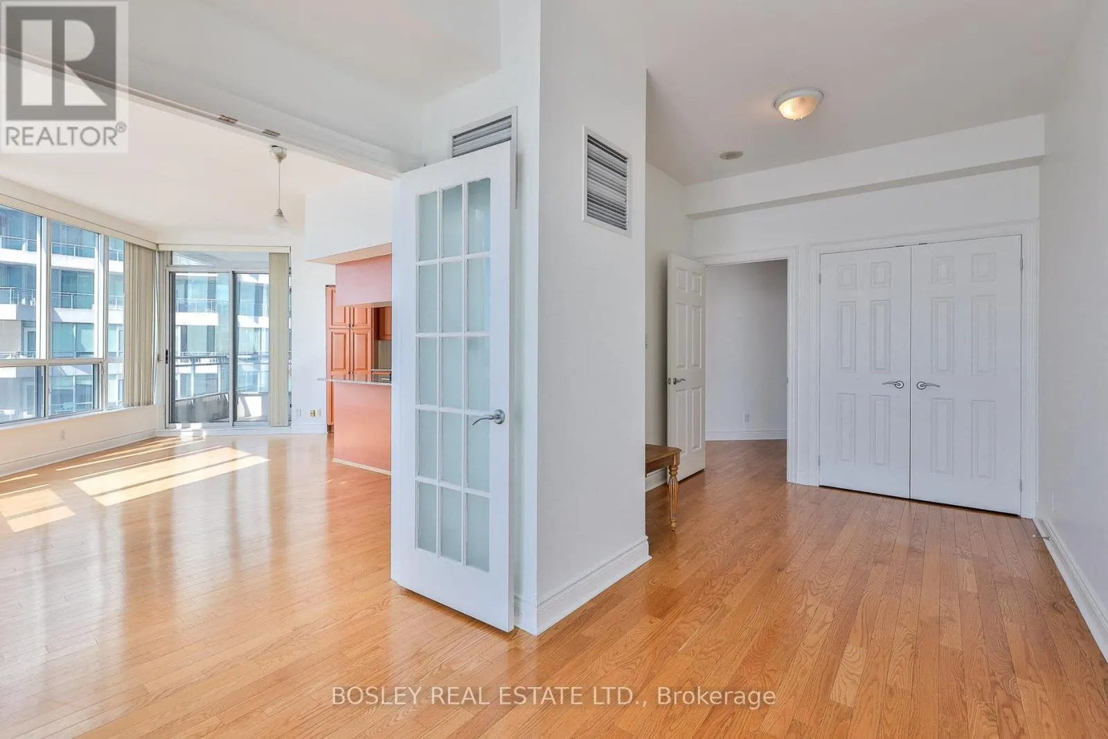 2508 - 228 QUEENS QUAY W