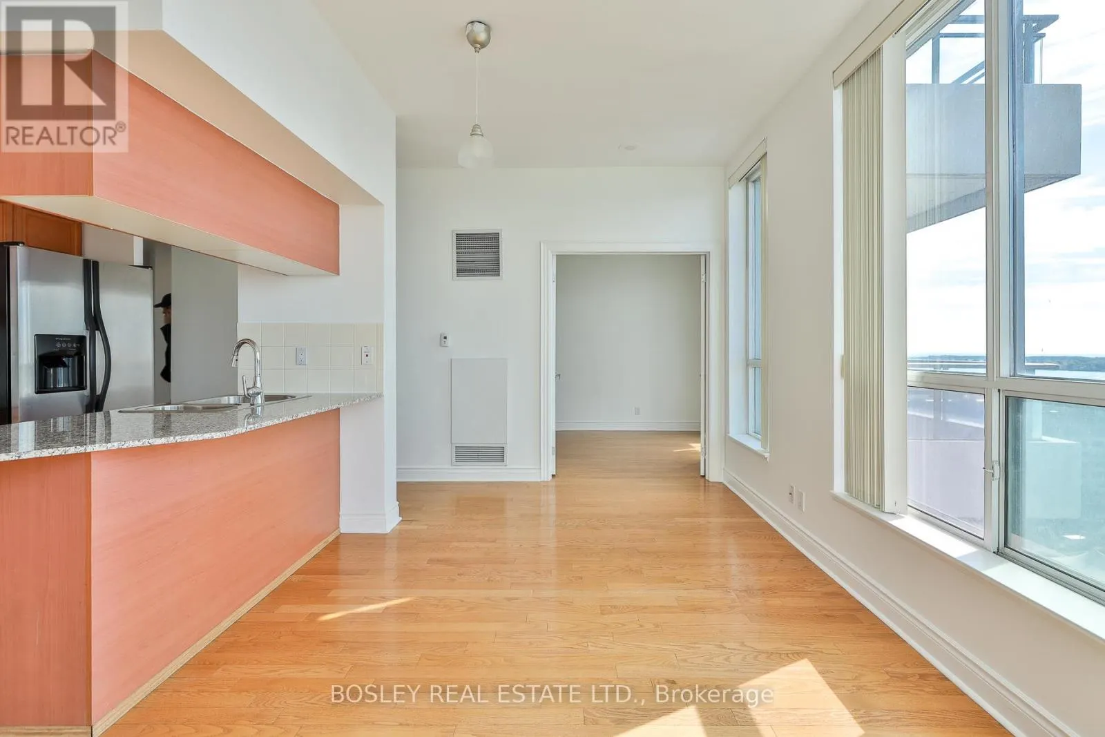2508 - 228 QUEENS QUAY W