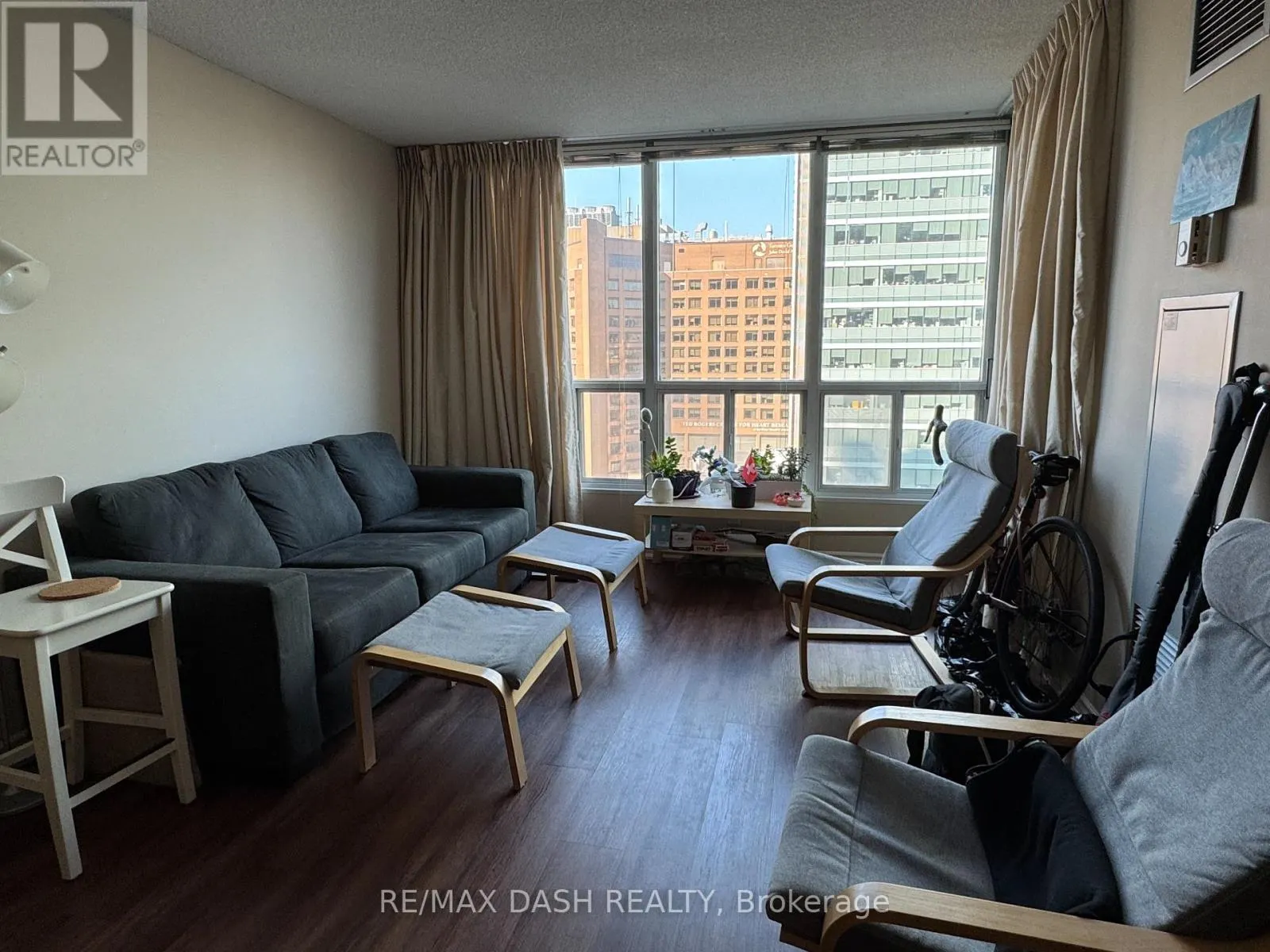 1709 - 750 BAY STREET
