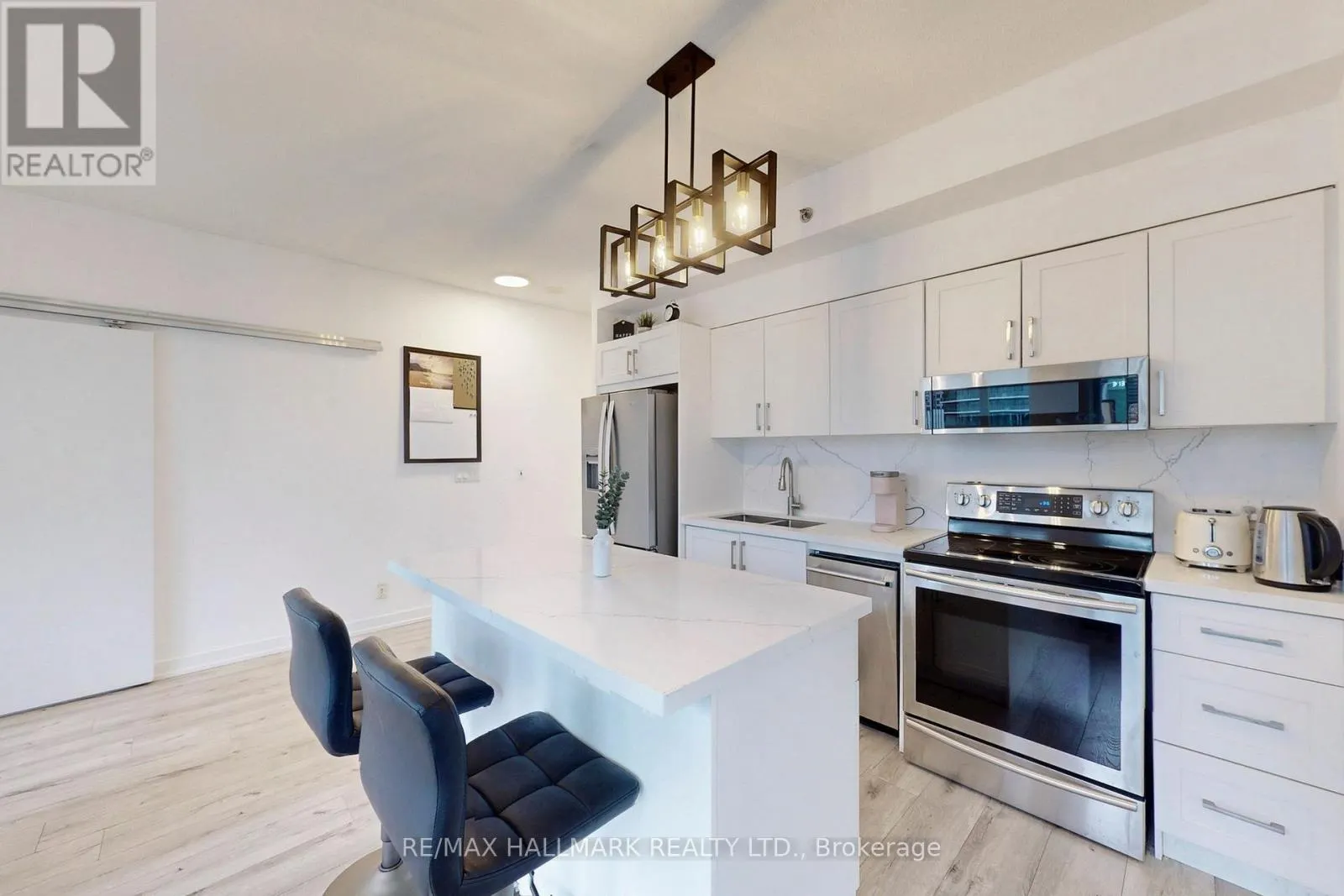 818 - 21 NELSON STREET
