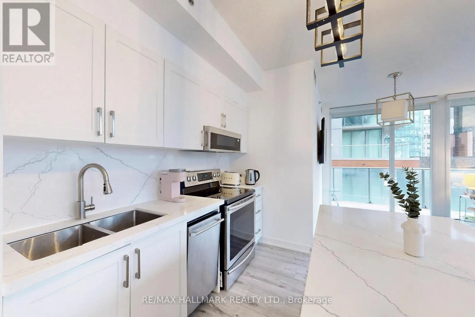 818 - 21 NELSON STREET