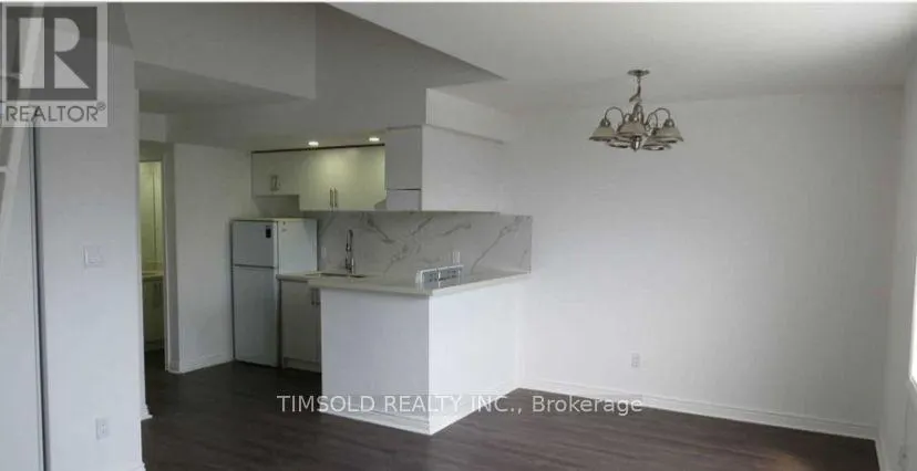 303 - 666 SAINT CLAIR AVENUE W