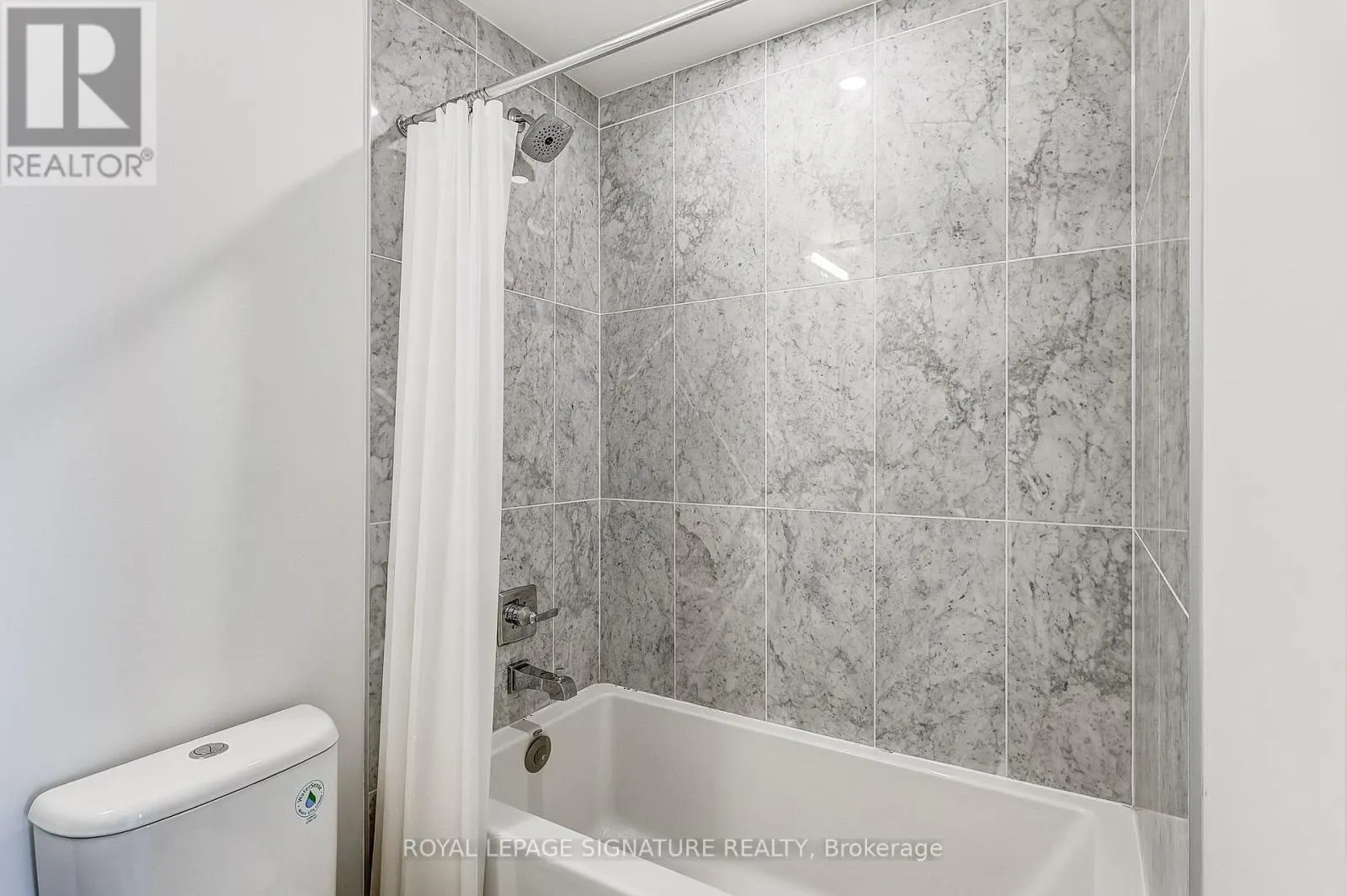 853 - 25 ADRA GRADO WAY