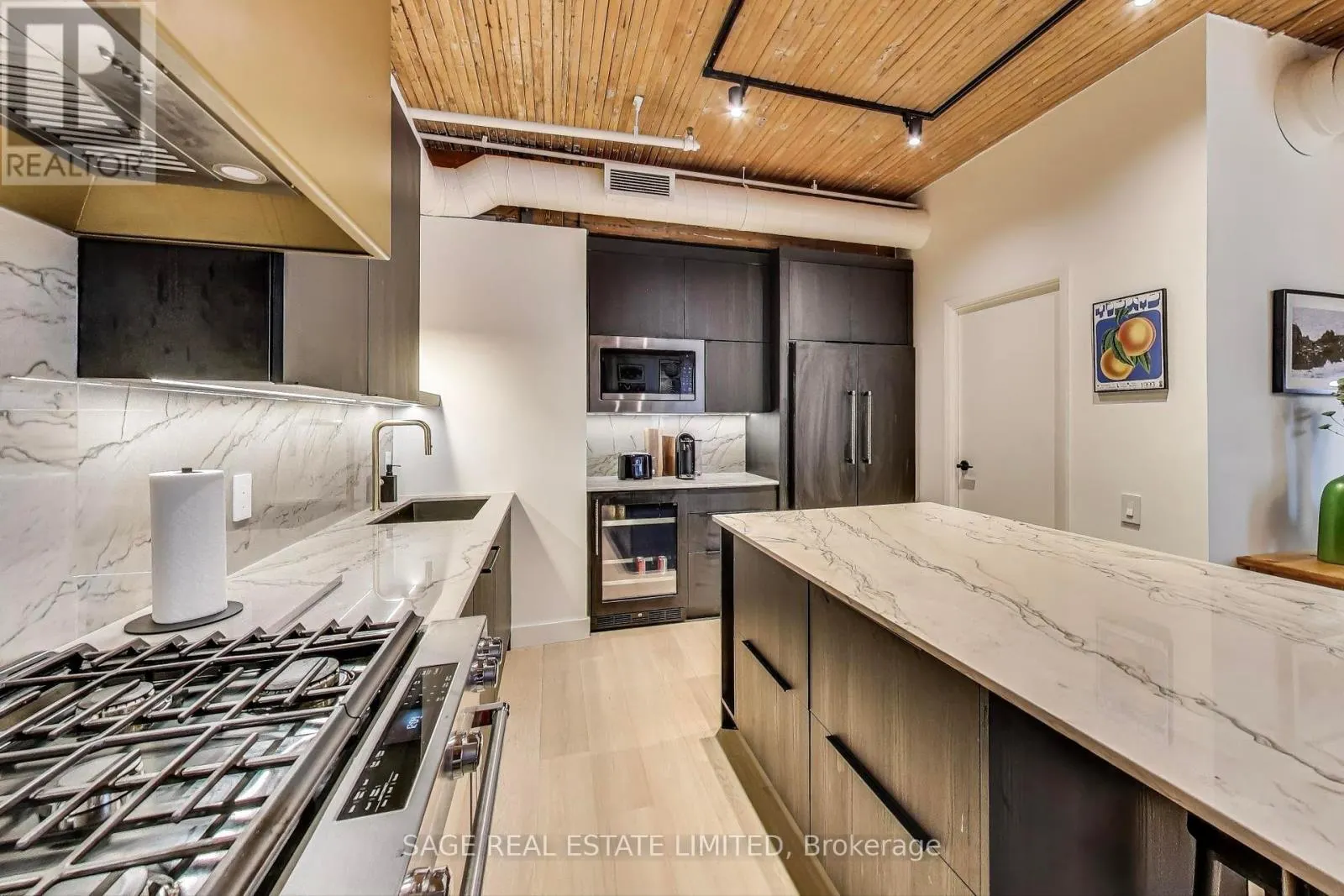 403 - 781 KING STREET W