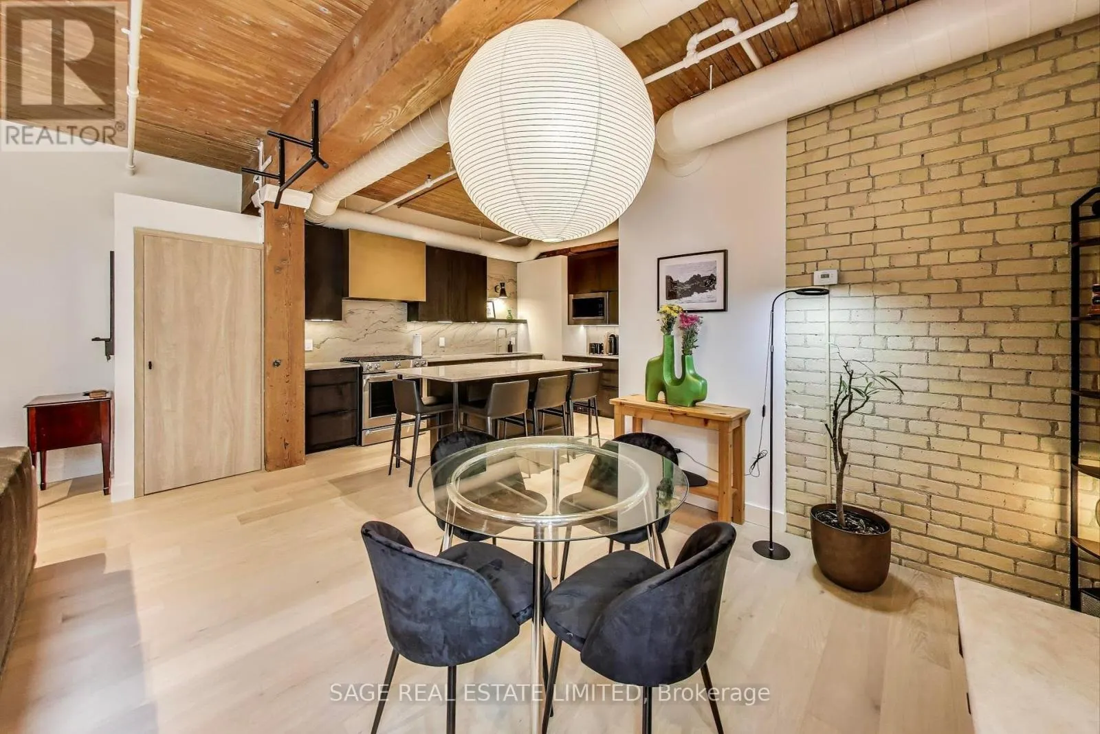 403 - 781 KING STREET W