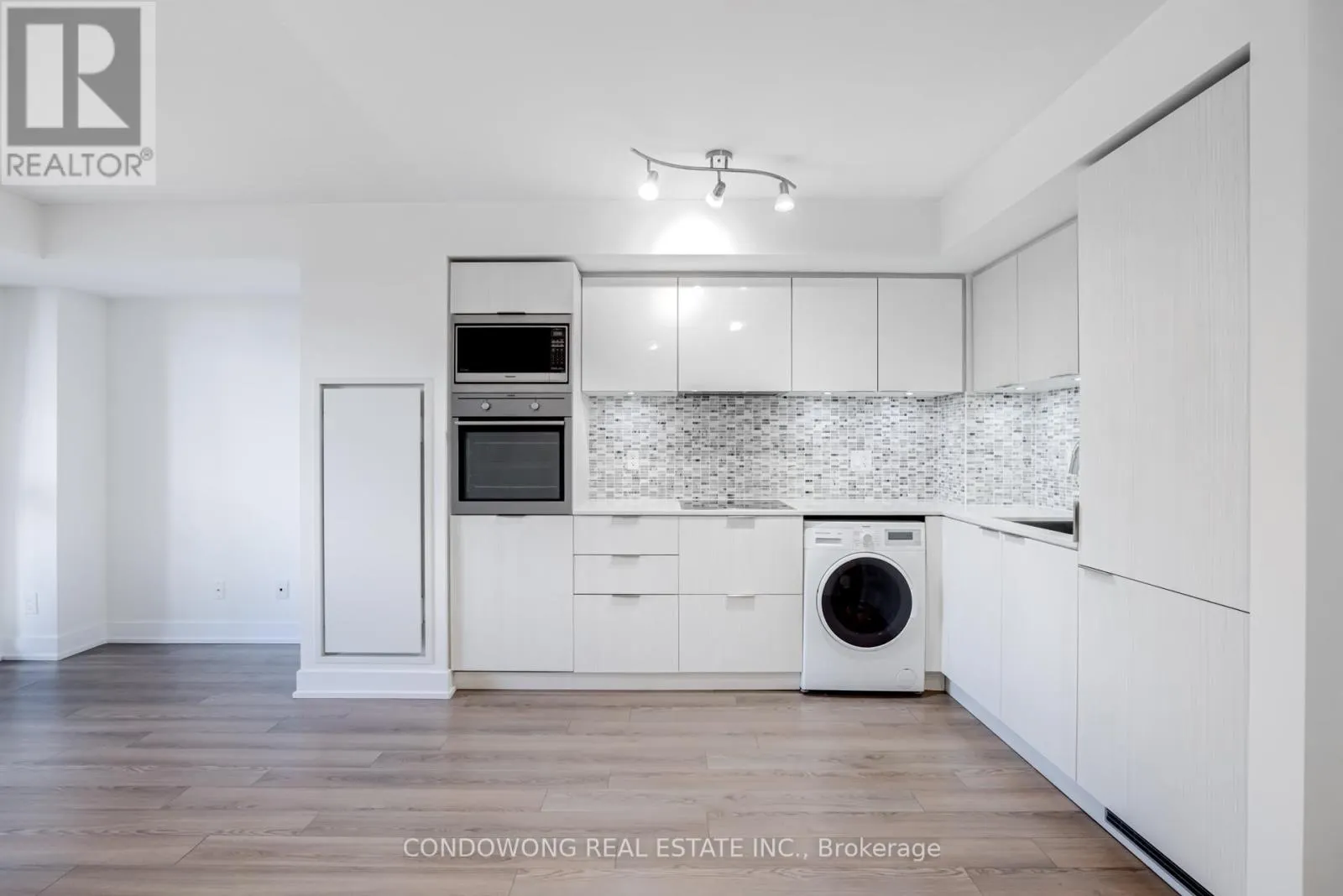 406 - 318 RICHMOND STREET W