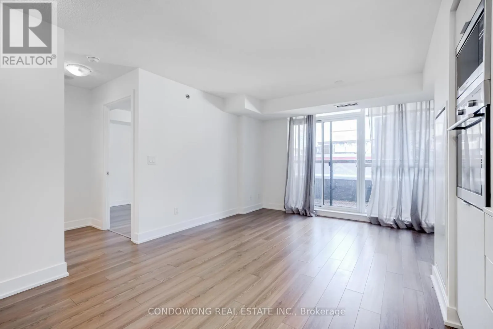 406 - 318 RICHMOND STREET W