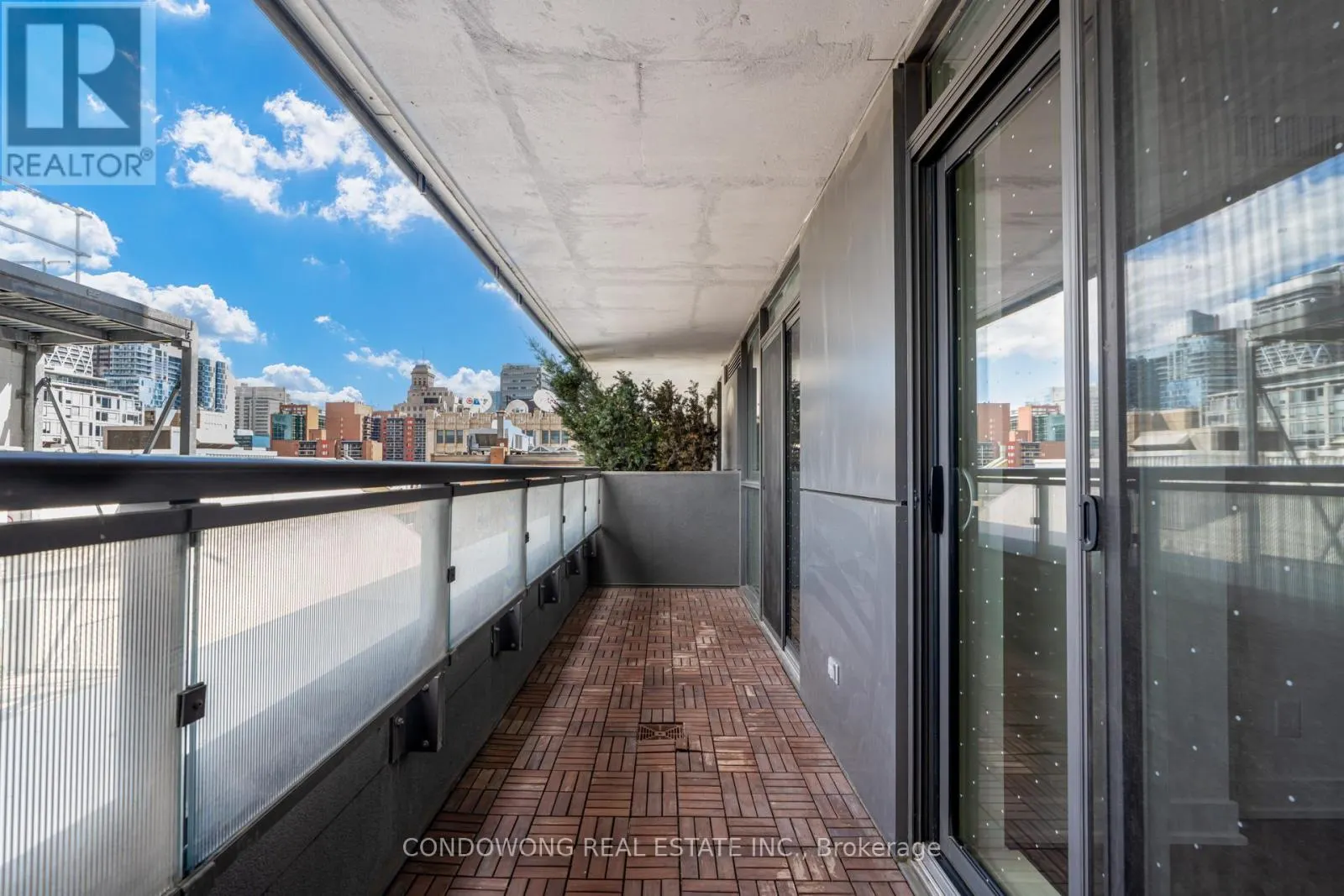 406 - 318 RICHMOND STREET W
