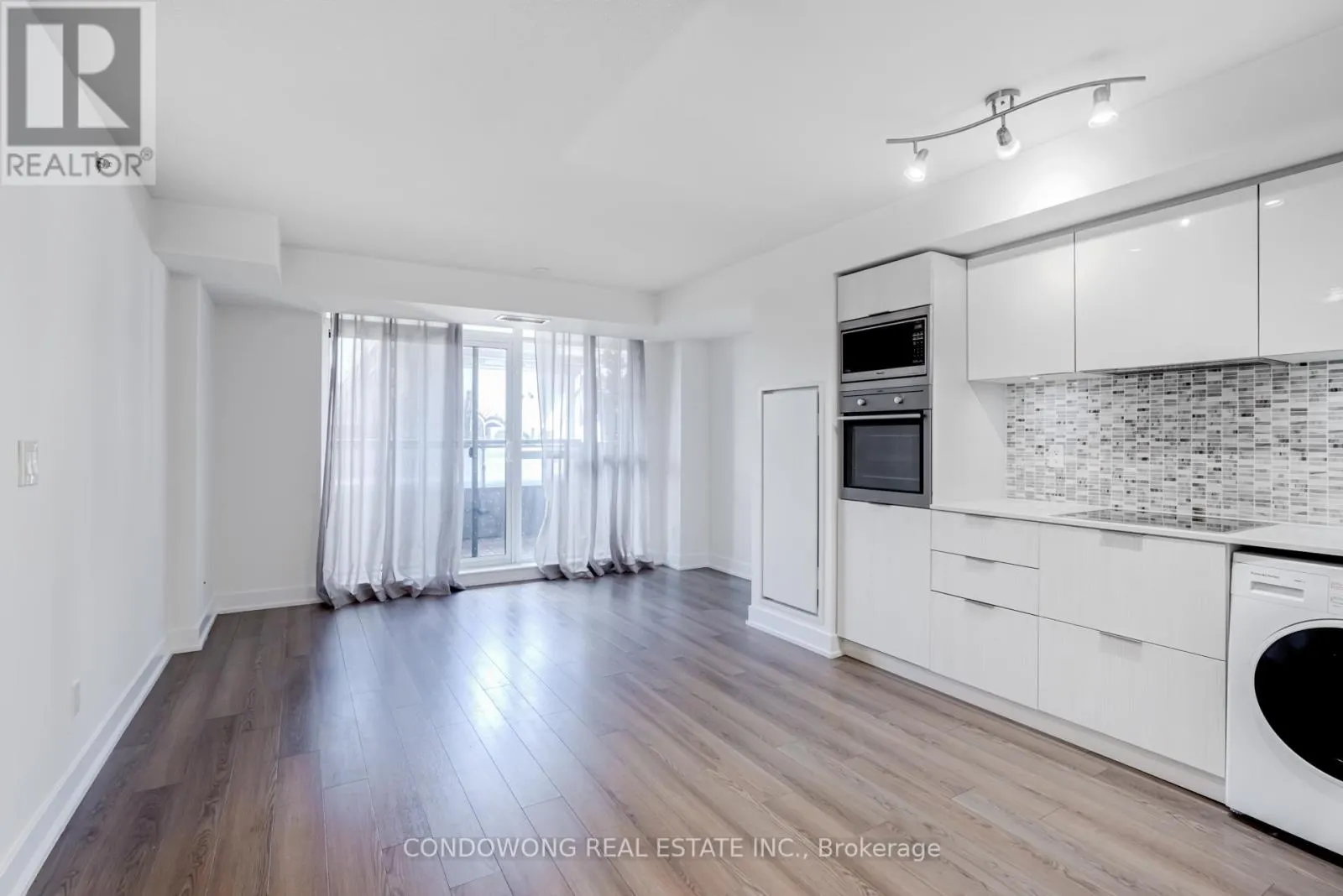 406 - 318 RICHMOND STREET W