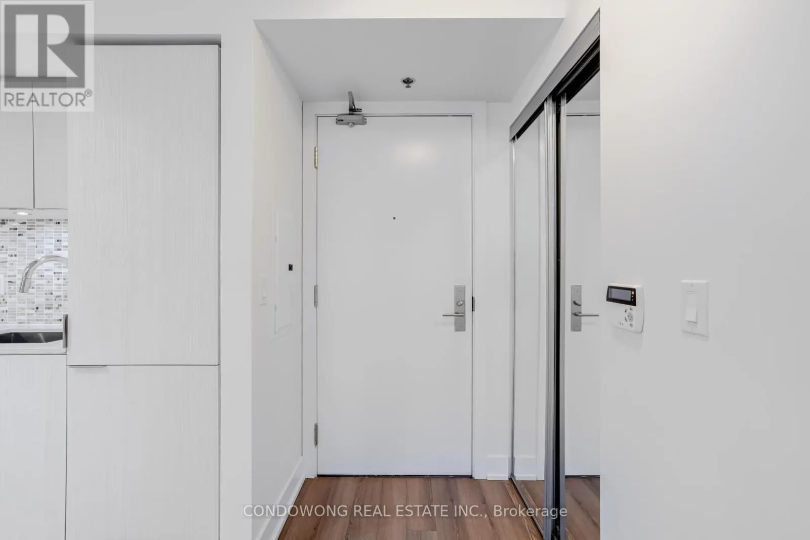 406 - 318 RICHMOND STREET W