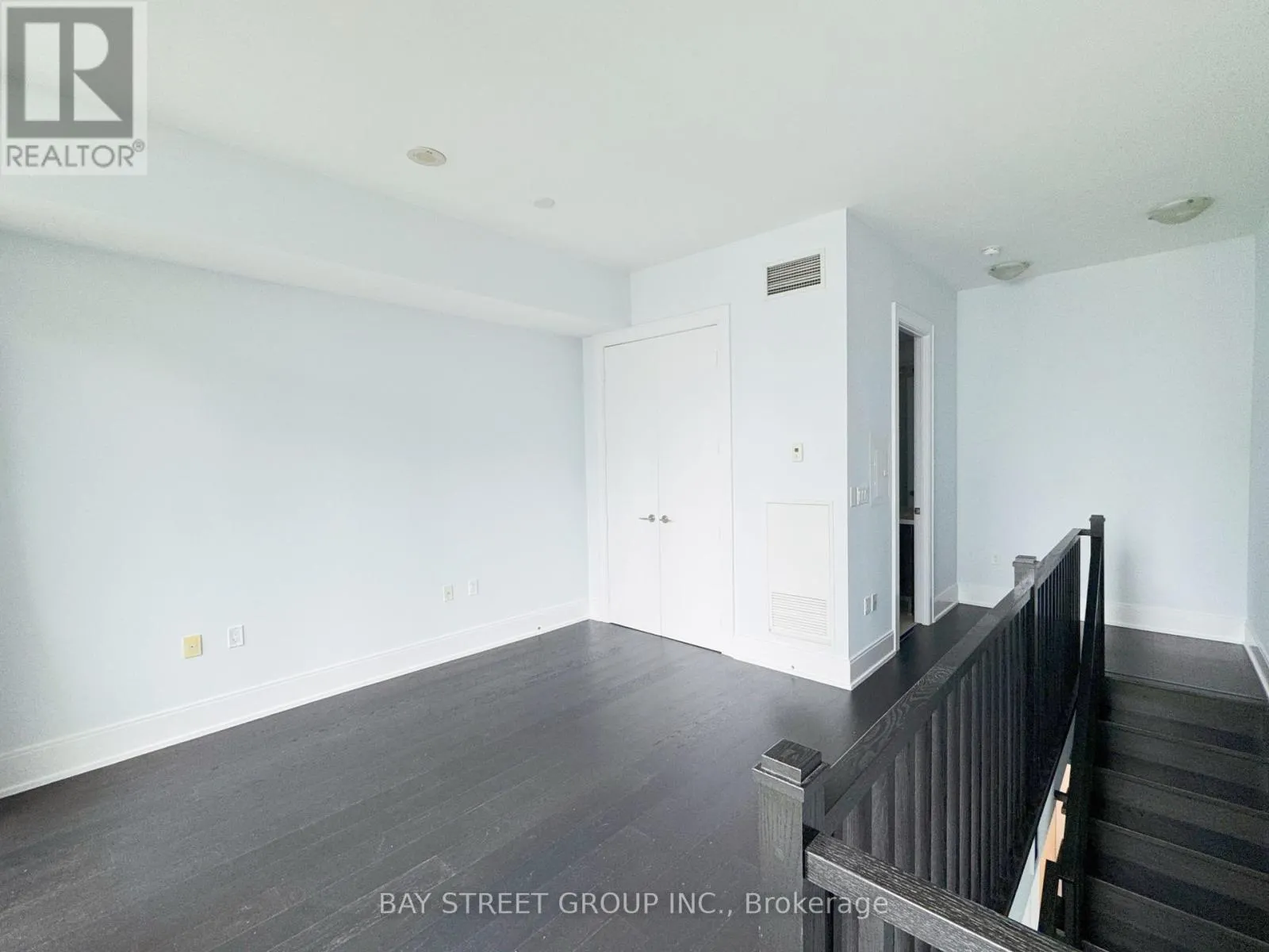 341 - 39 QUEENS QUAY E