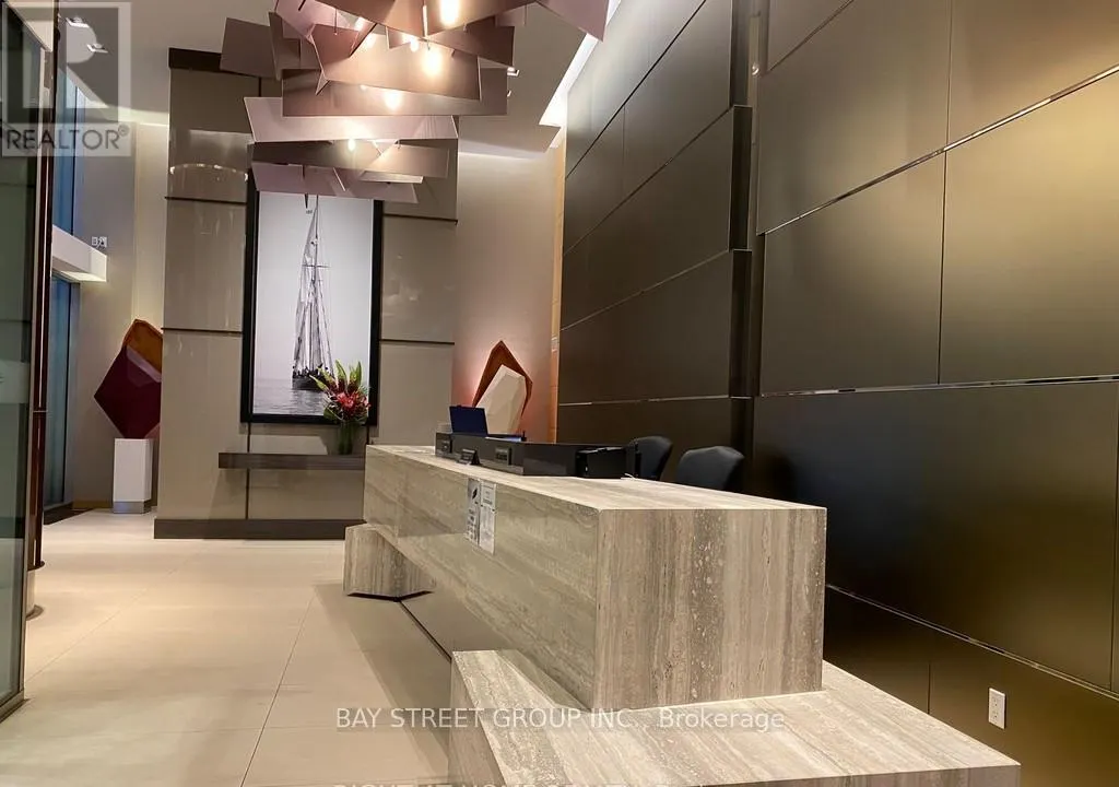 341 - 39 QUEENS QUAY E
