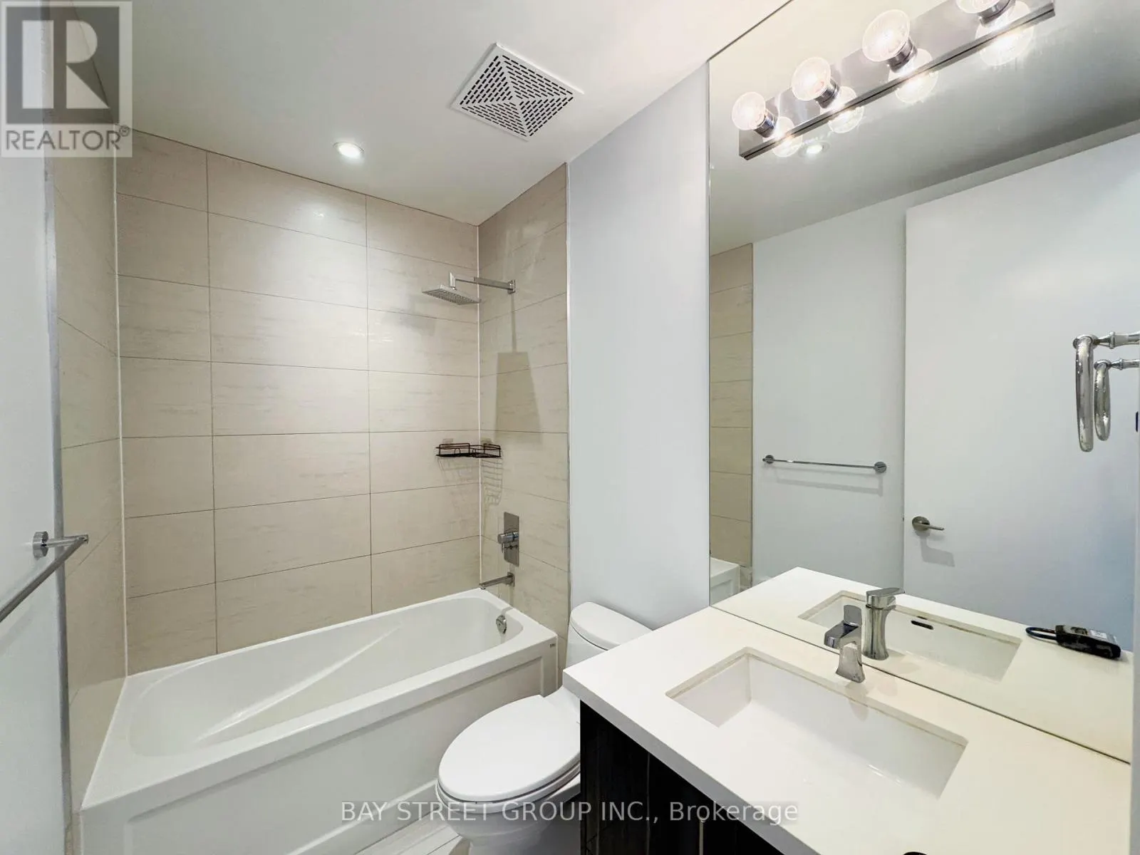 341 - 39 QUEENS QUAY E